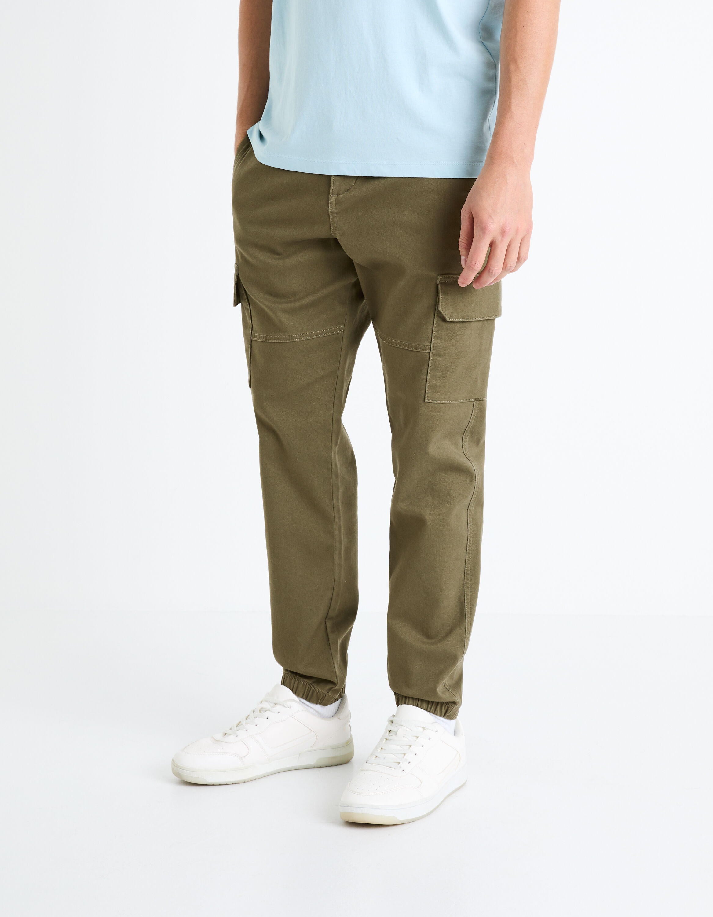 Slim Cargo Trousers In Stretch Cotton - Khaki_01