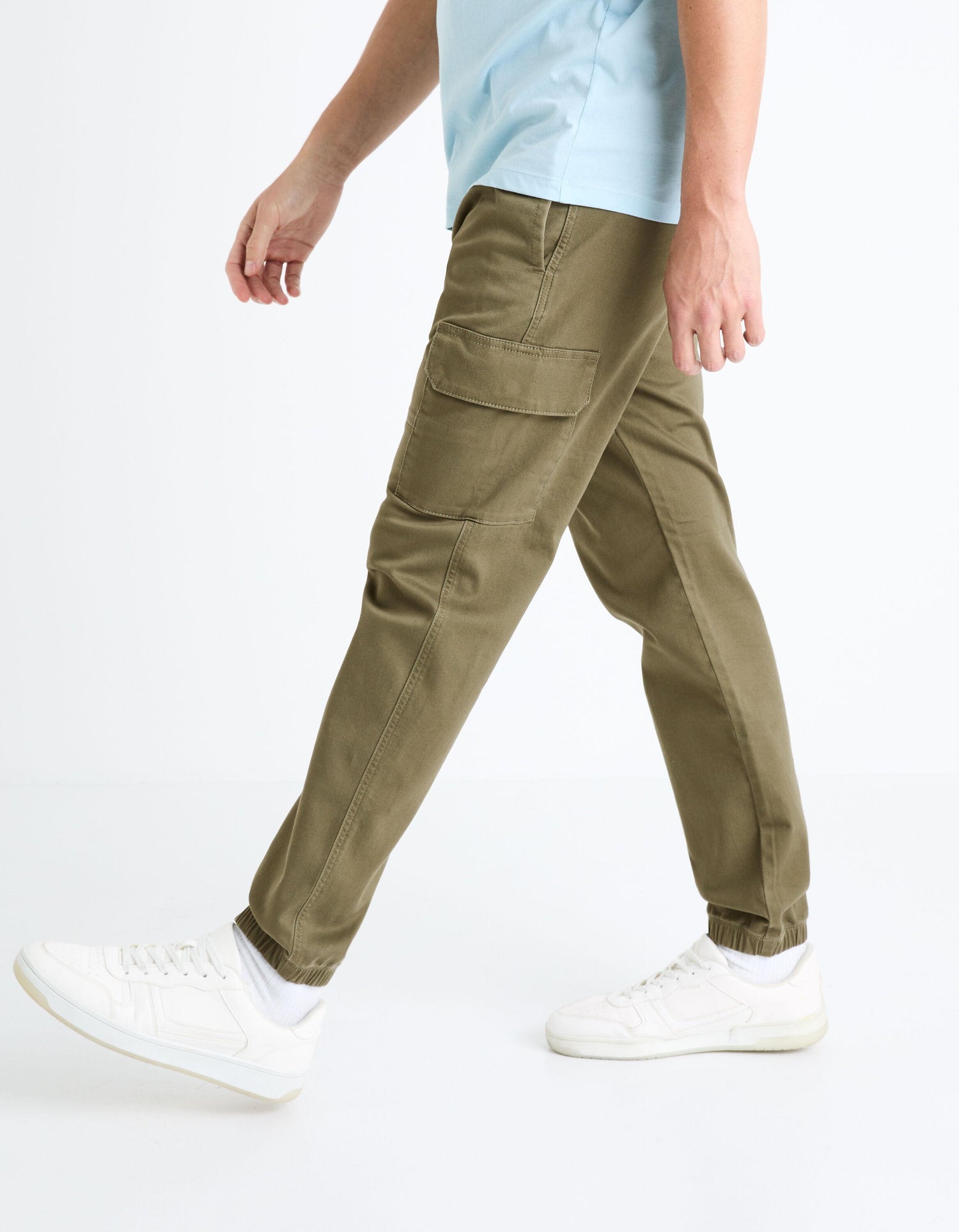 Slim Cargo Trousers In Stretch Cotton - Khaki_05