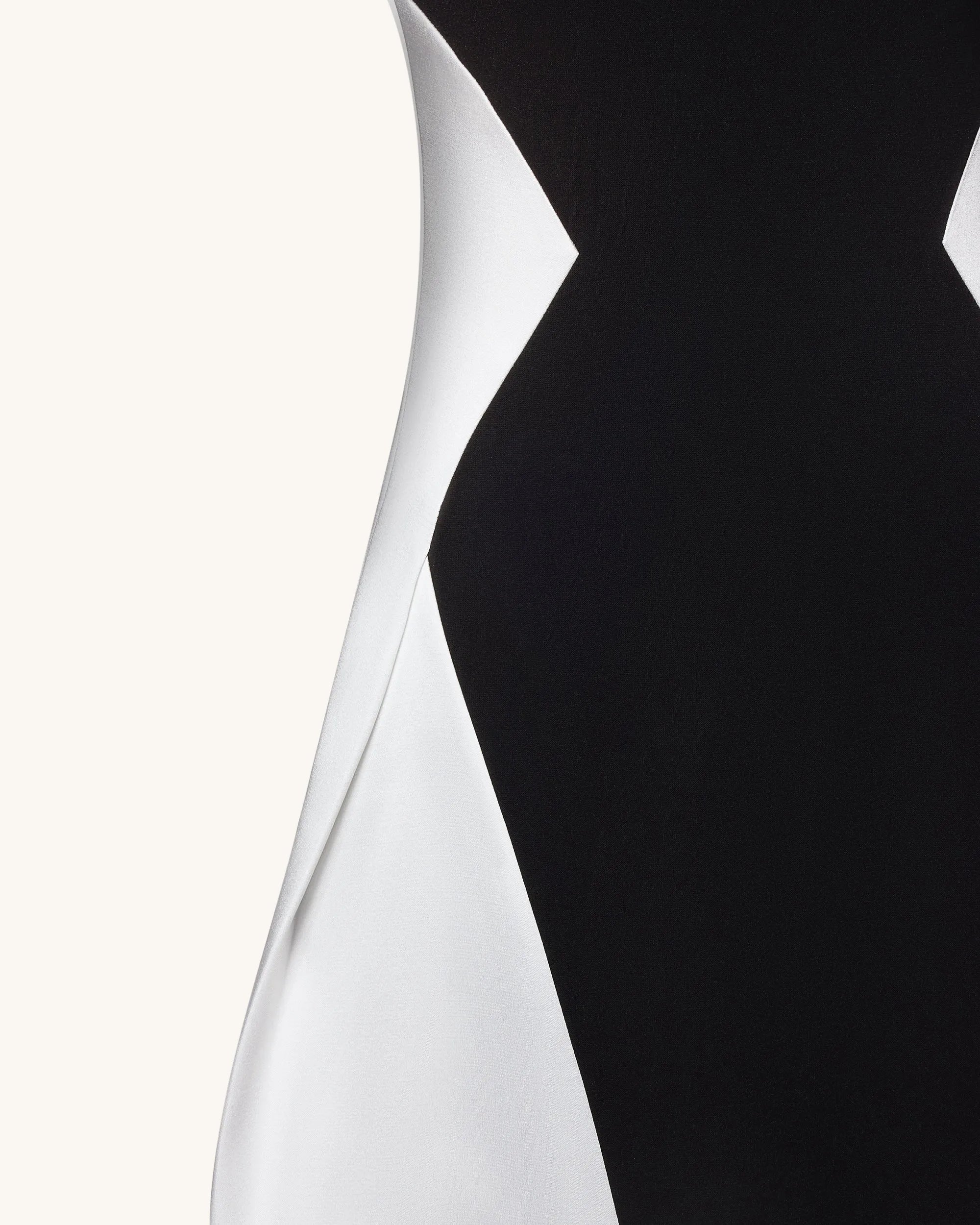 JW PEI_Black_Monochrome Paneled Maxi Dress Ð Black_DS1554-1_Black_05