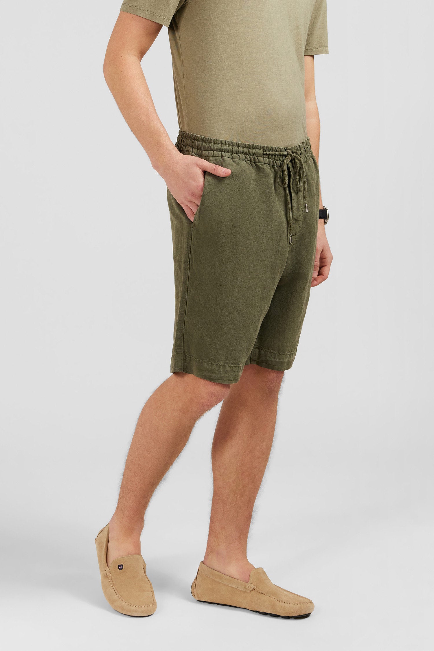 Khaki Bermuda Shorts With Elasticated Waist_E24BASBE0003_BEF3_02