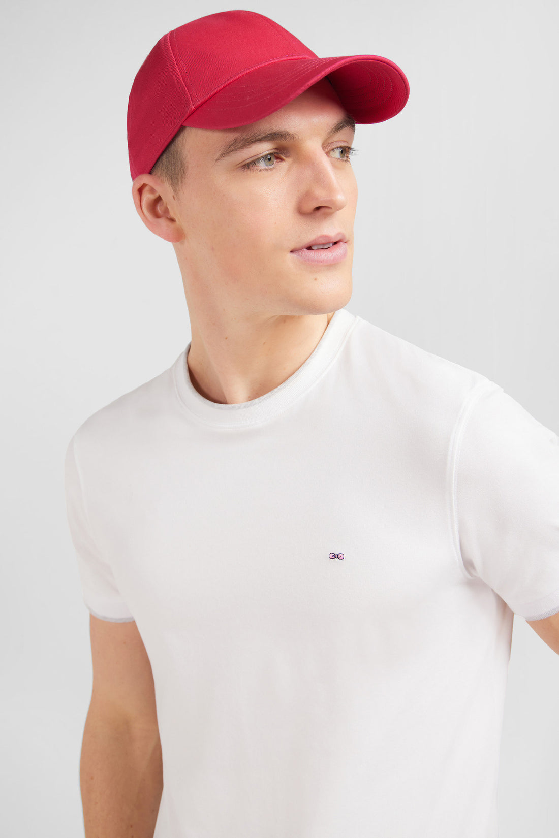 Red Cotton Canvas Cap With Bow Tie Embroidery_E24CHACA0001_RGM10_01