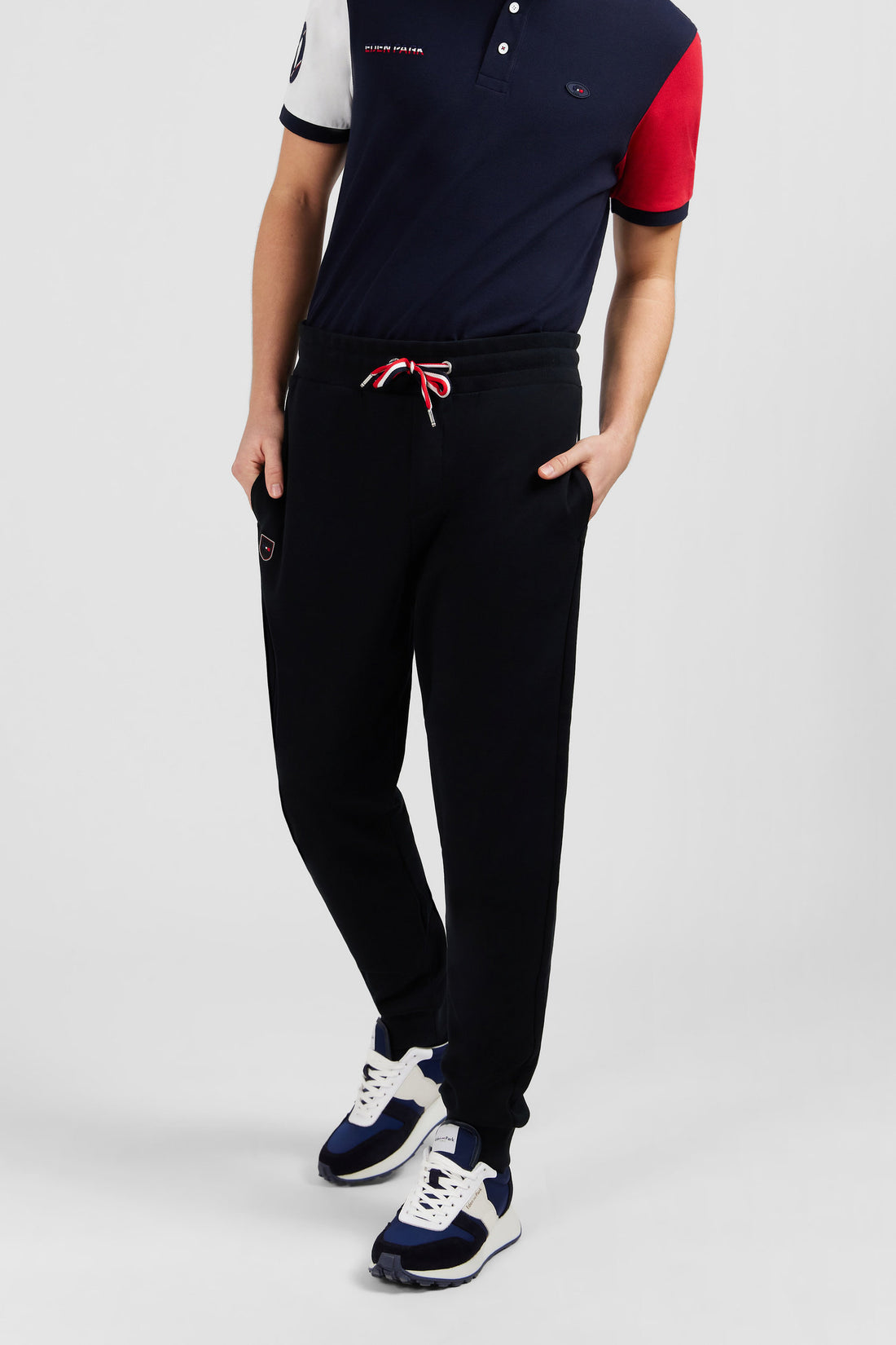 Plain Black Jogging Bottoms_E24MAIJO0004_NO_02