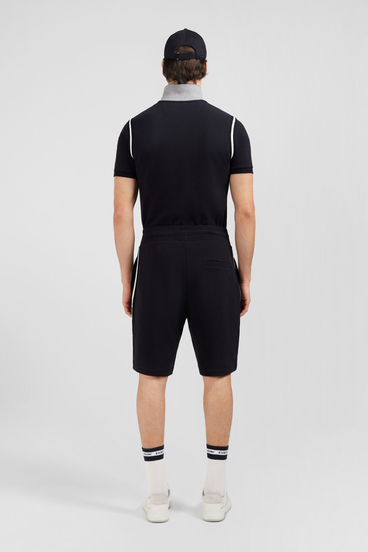 Shorts In Black Fleece_E24MAISH0016_NO_03