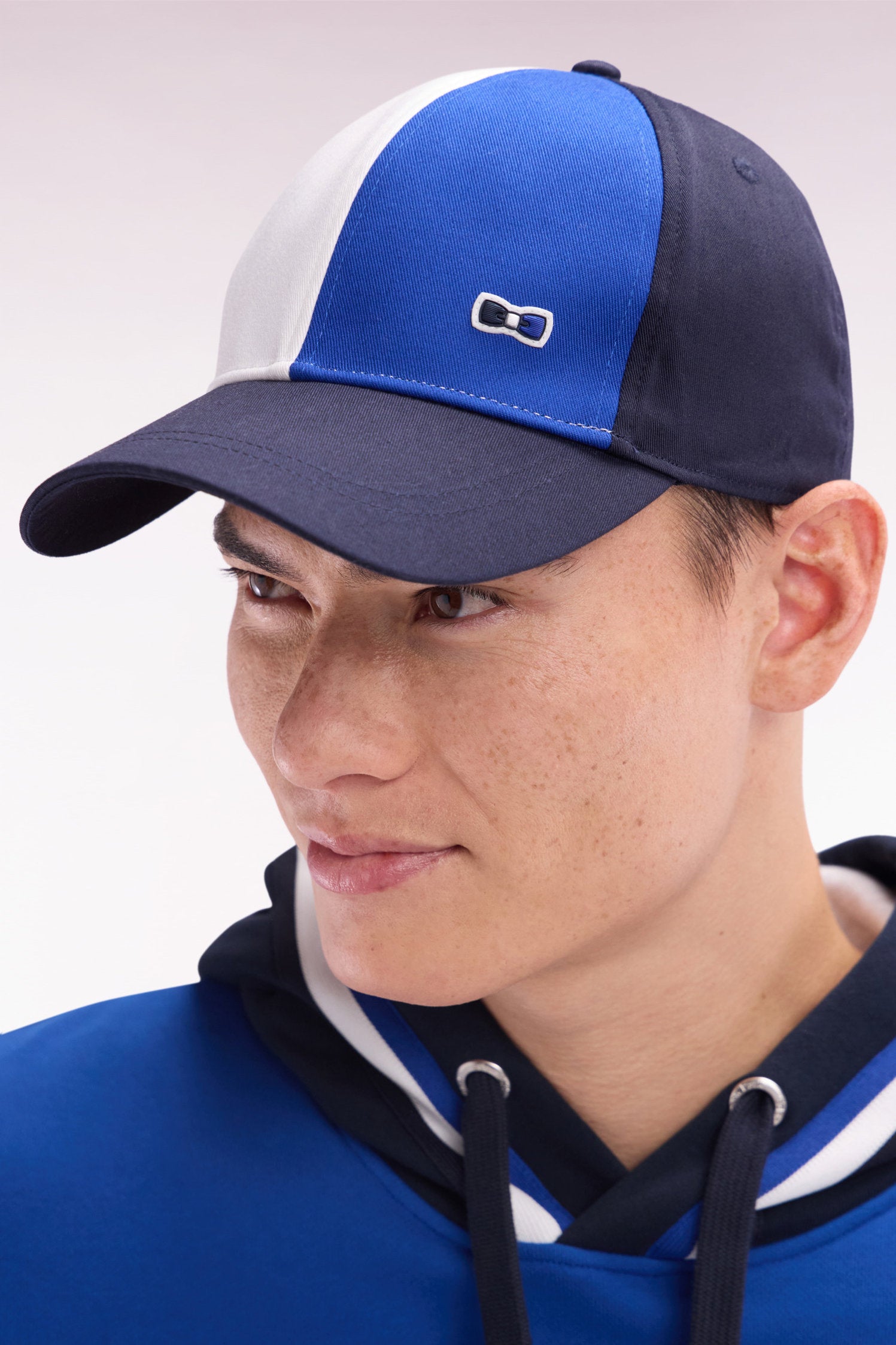 Eden Park_Tricolor Cap in Navy Cotton Twill_E25CHACA0010_BLM33_01