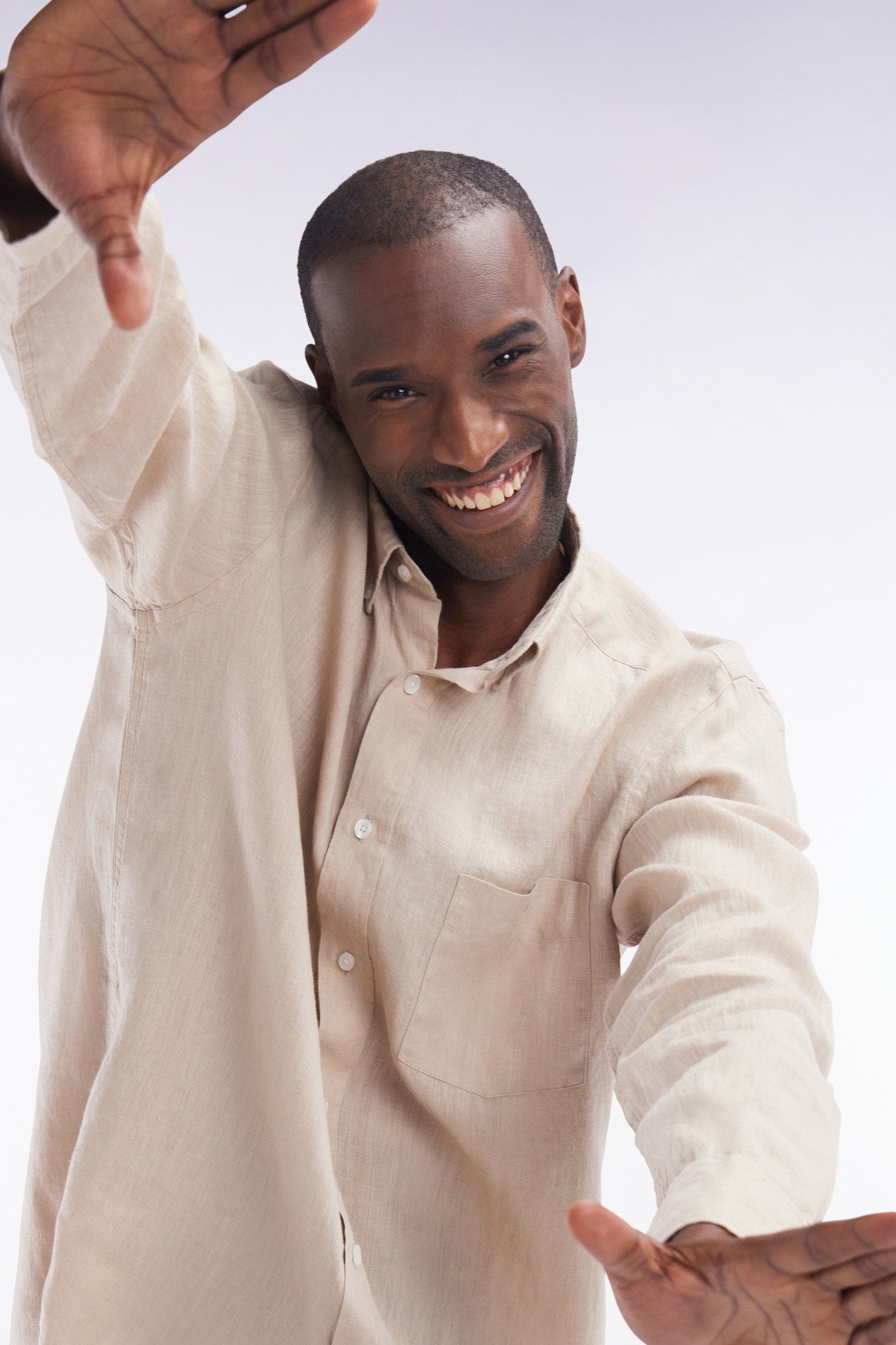 Eden Park_Straight-Fit Beige Linen Shirt_E25CHECL0005_BEM7_03