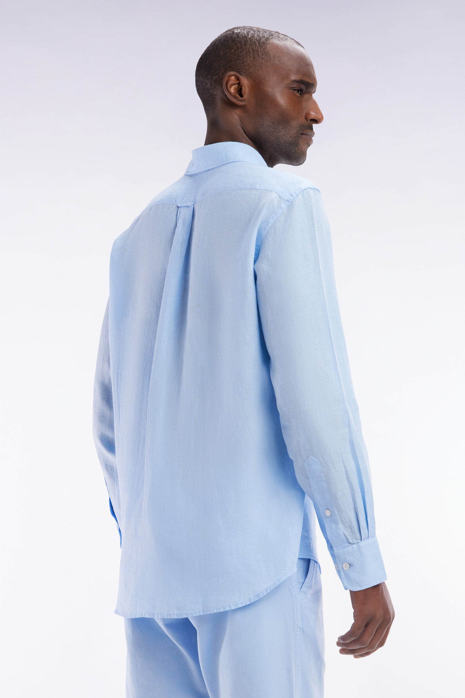 Eden Park_Straight-Fit Sky Blue Linen Shirt_E25CHECL0005_BLC26_04