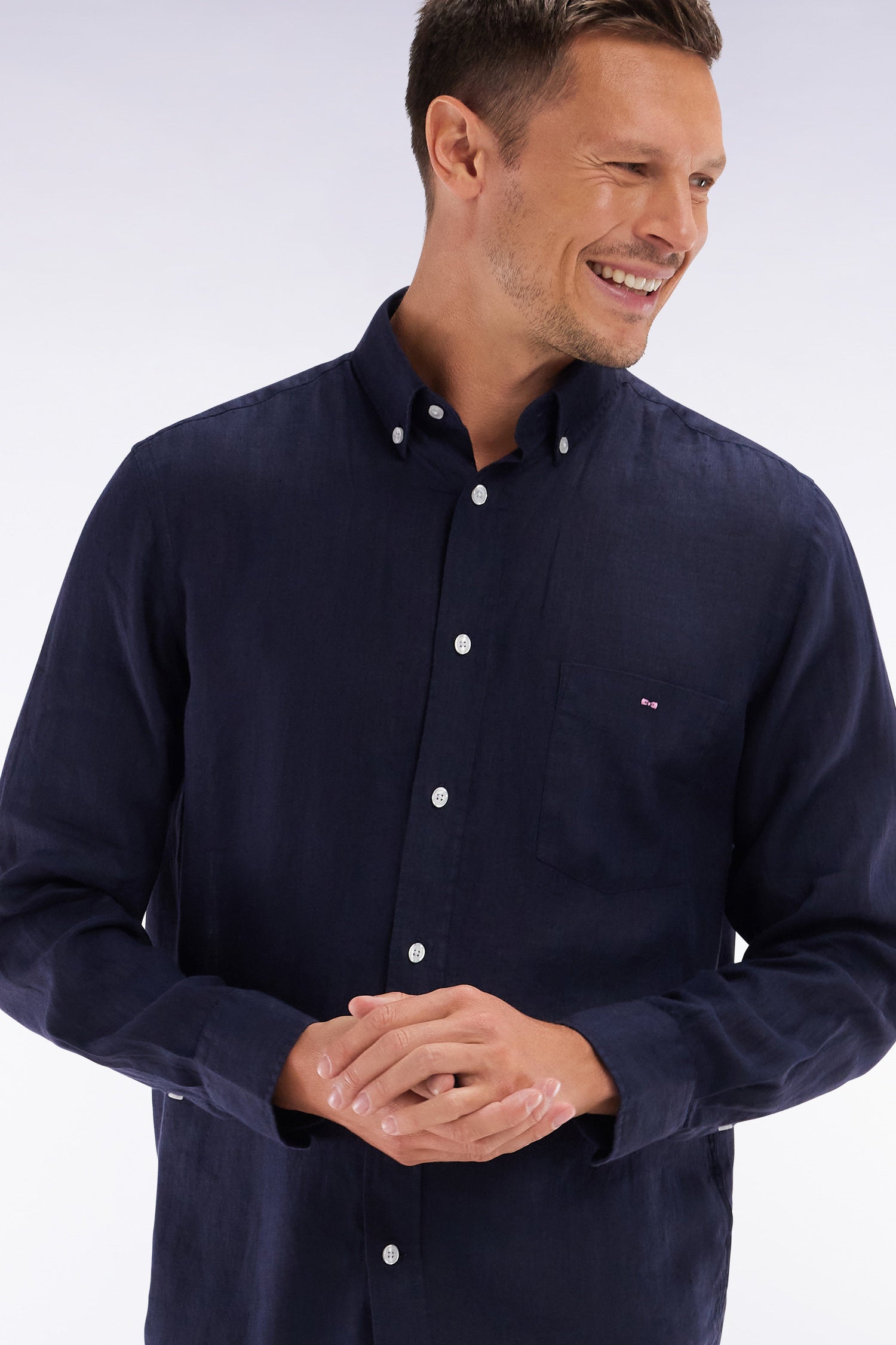 Eden Park_Straight-Fit Navy Linen Shirt_E25CHECL0005_BLF_03