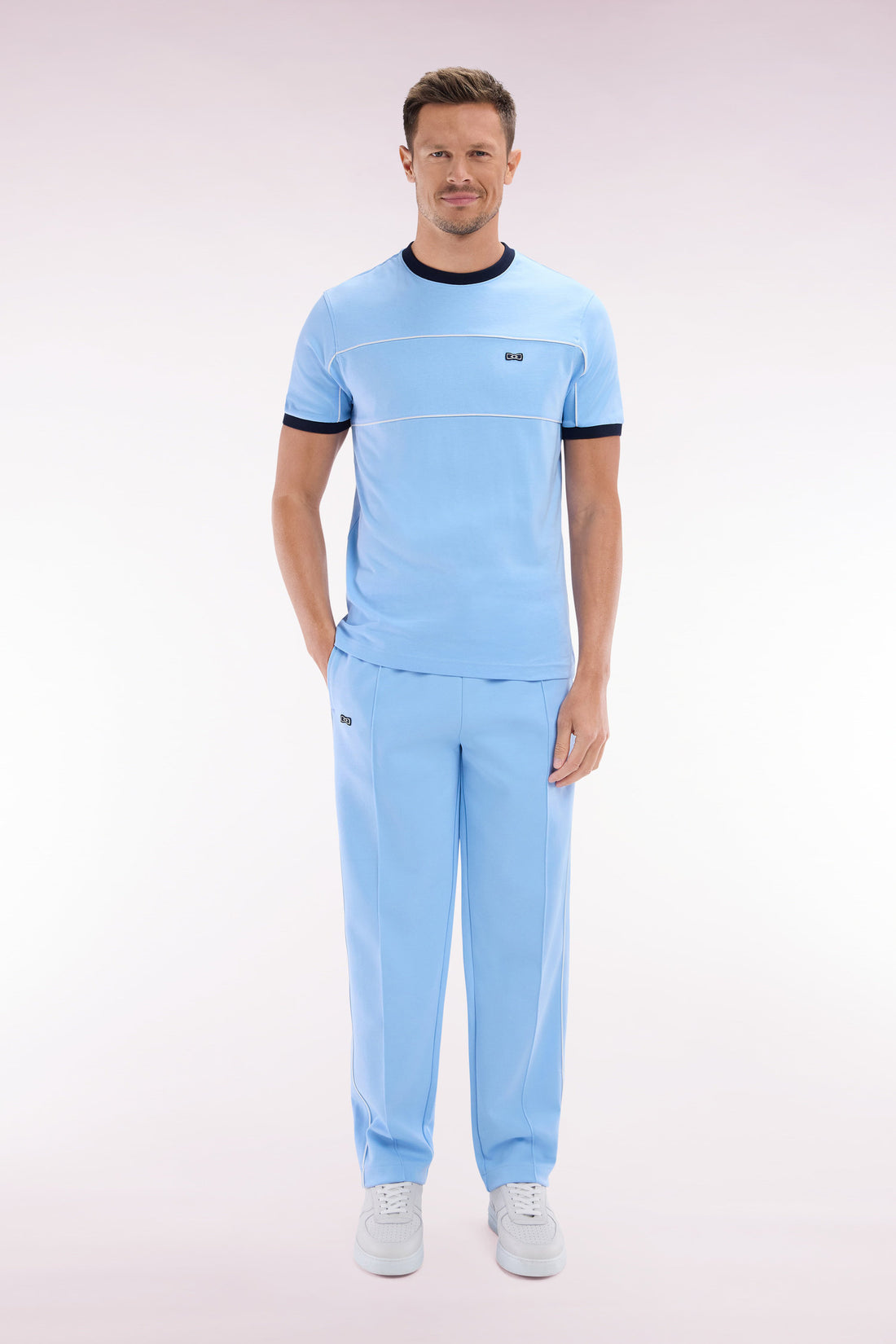 Eden Park_Straight-Cut Sky Blue Cotton Interlock Jogging Pants_E25MAIJO0003_BLM_01