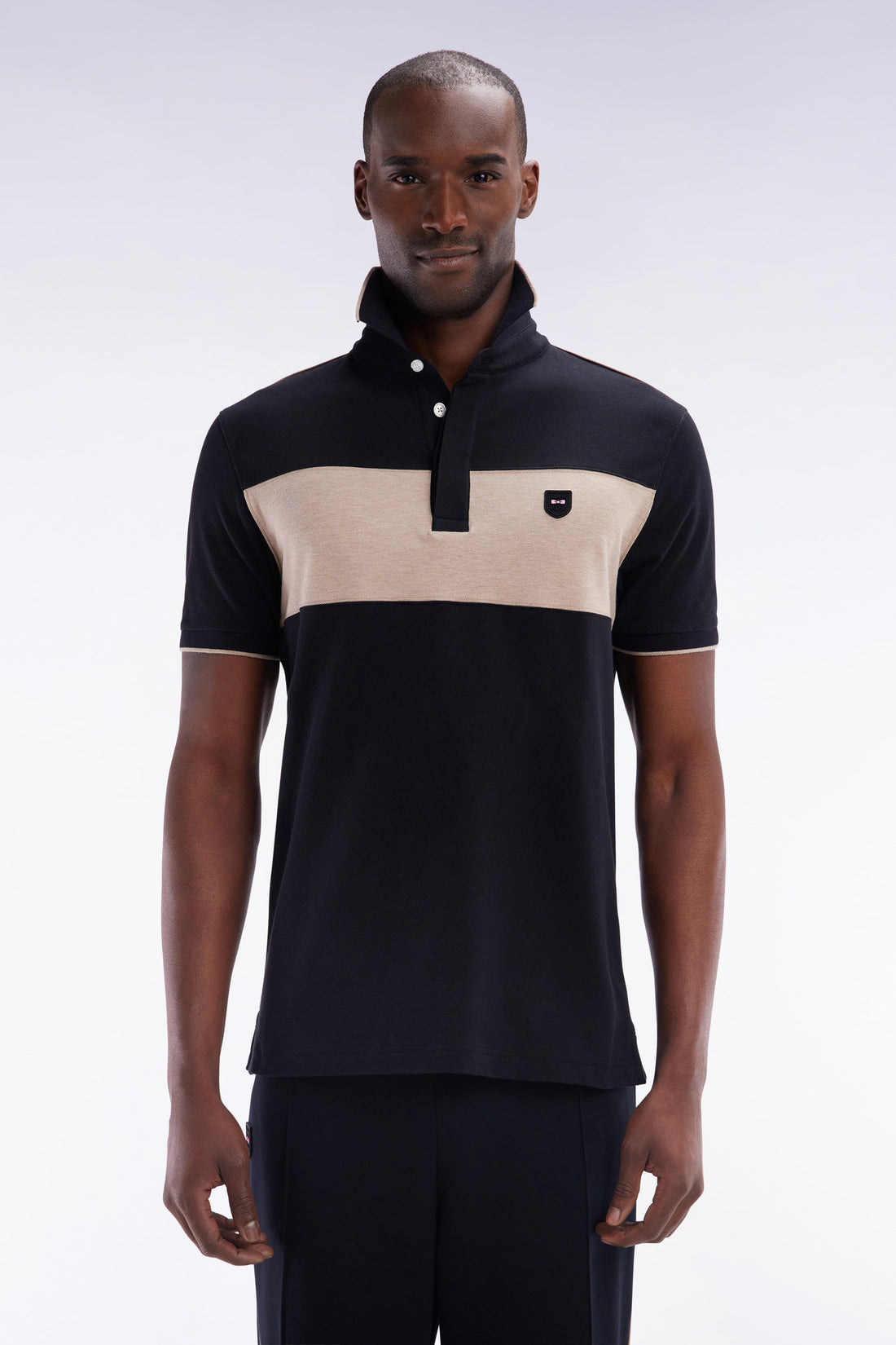 Eden Park_Slim-Fit Short-Sleeved Polo Shirt in Black Stretch Cotton with Contrasted Stripe_E25MAIPC0010_NO_01
