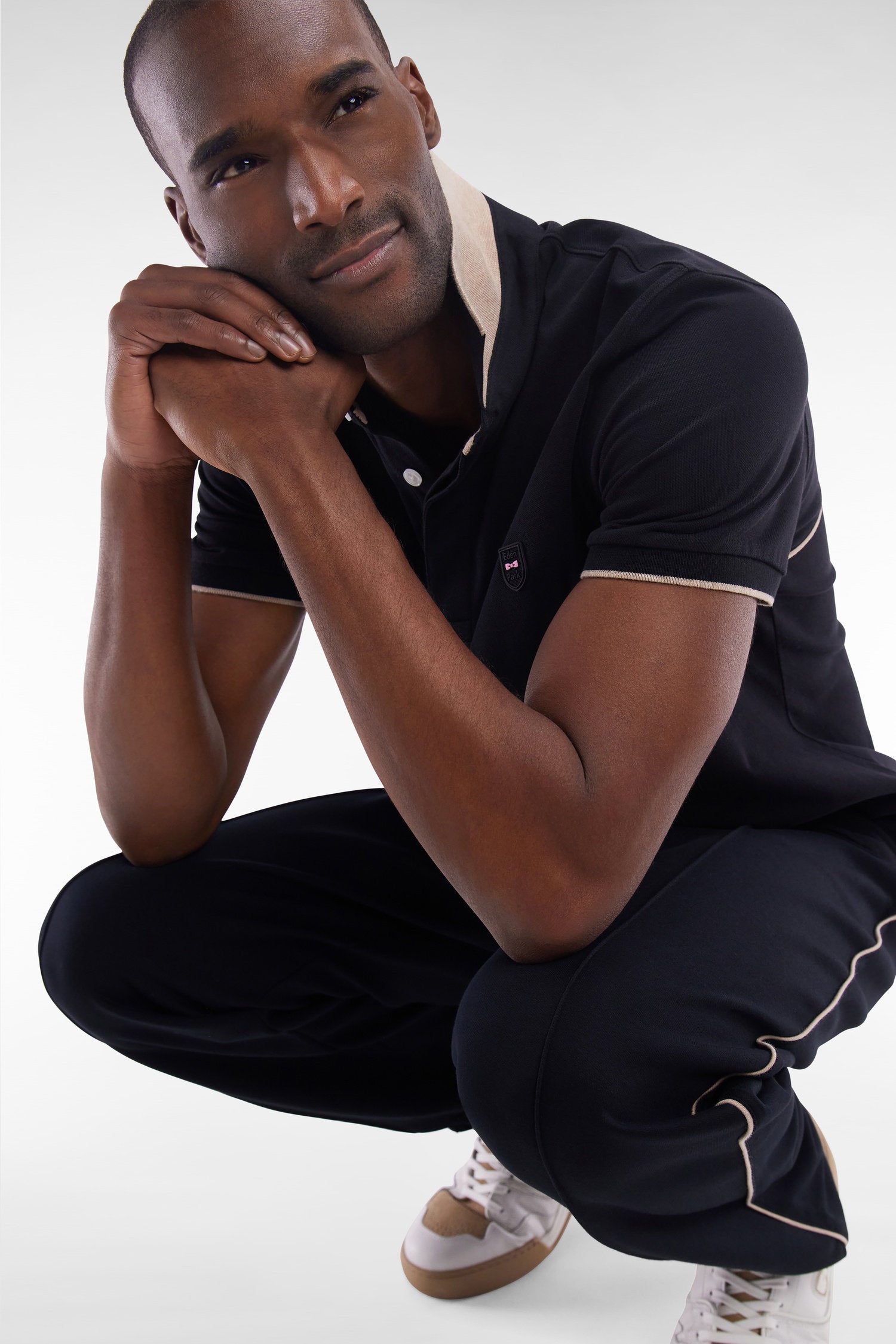 Eden Park_Slim-Fit Two-Tone Black Stretch Cotton Short-Sleeved Polo Shirt_E25MAIPC0015_NO_03