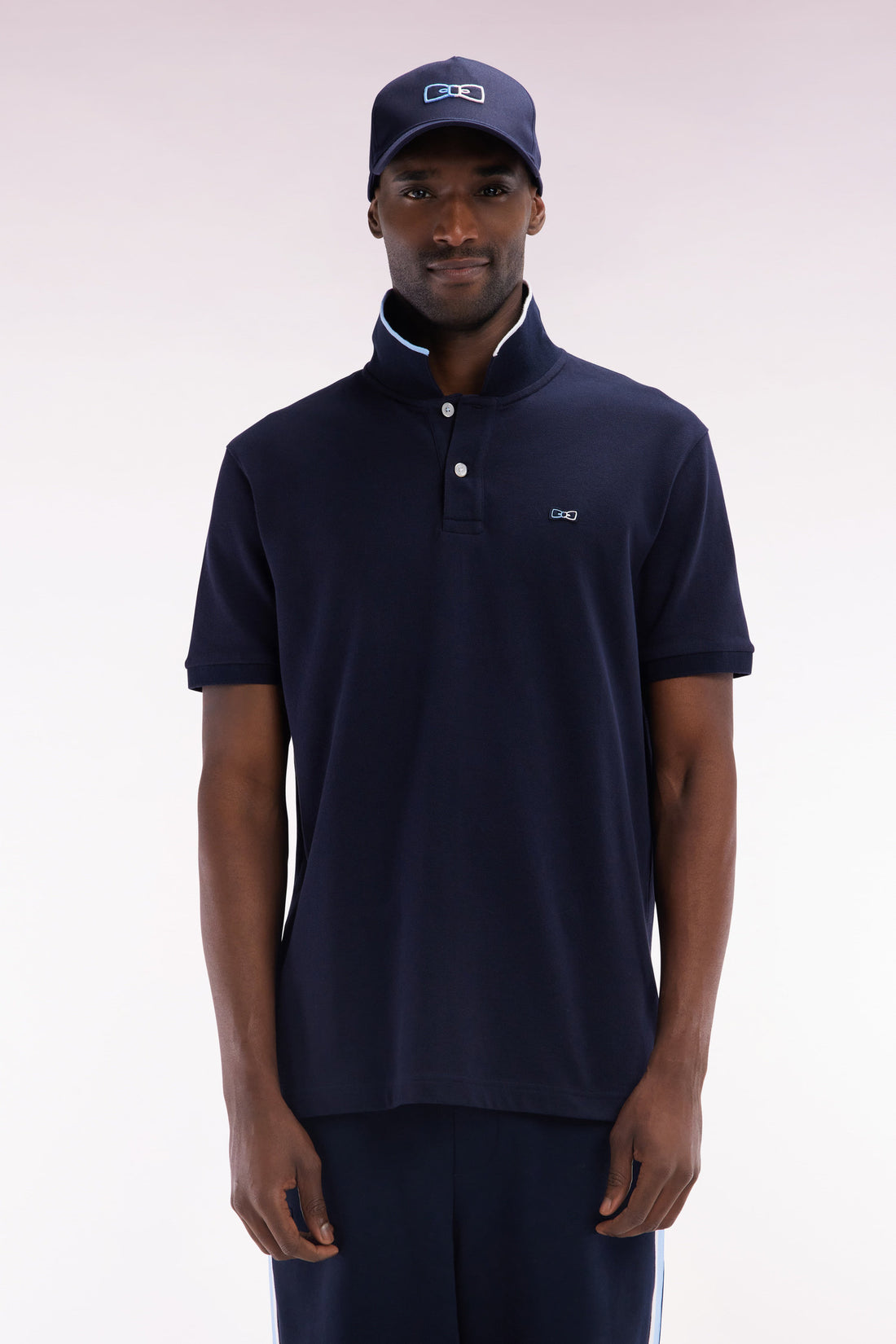 Eden Park_Relaxed-Fit Short-Sleeved Polo Shirt in Navy Cotton with Piped Collar_E25MAIPC0020_BLF_01