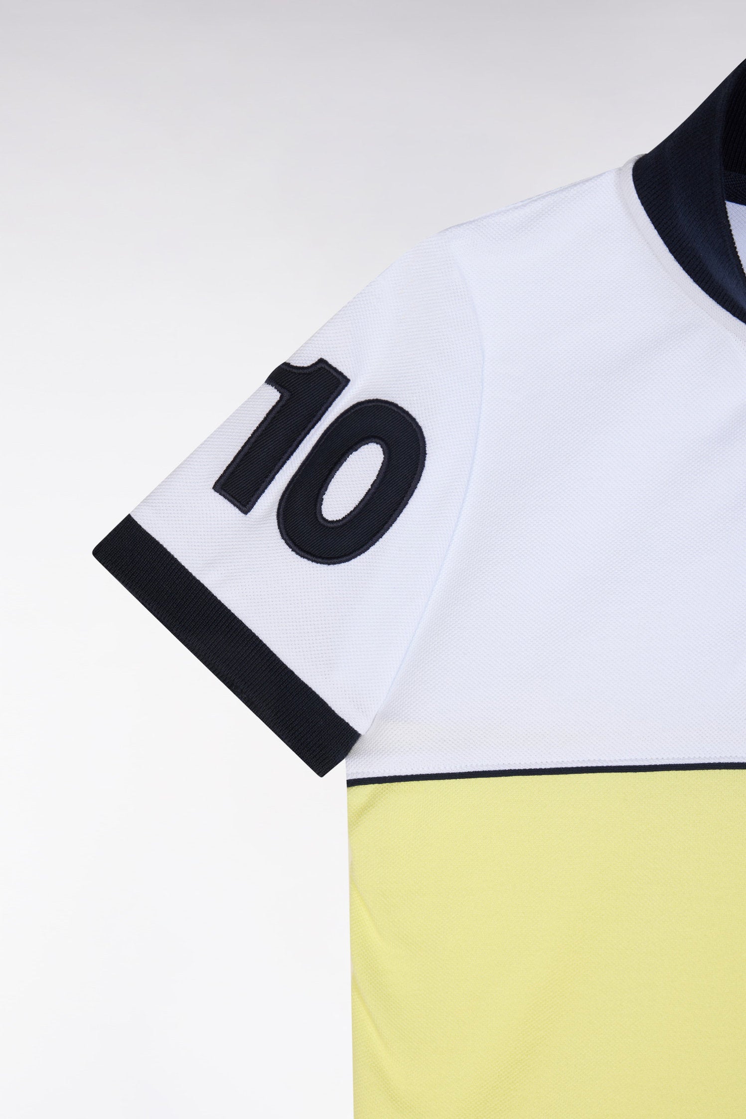 Eden Park_Straight-Fit Two-Tone Short-Sleeved Polo Shirt in Yellow Cotton with Number 10 Embroidery_E25MAIPC0045_JAC13_02