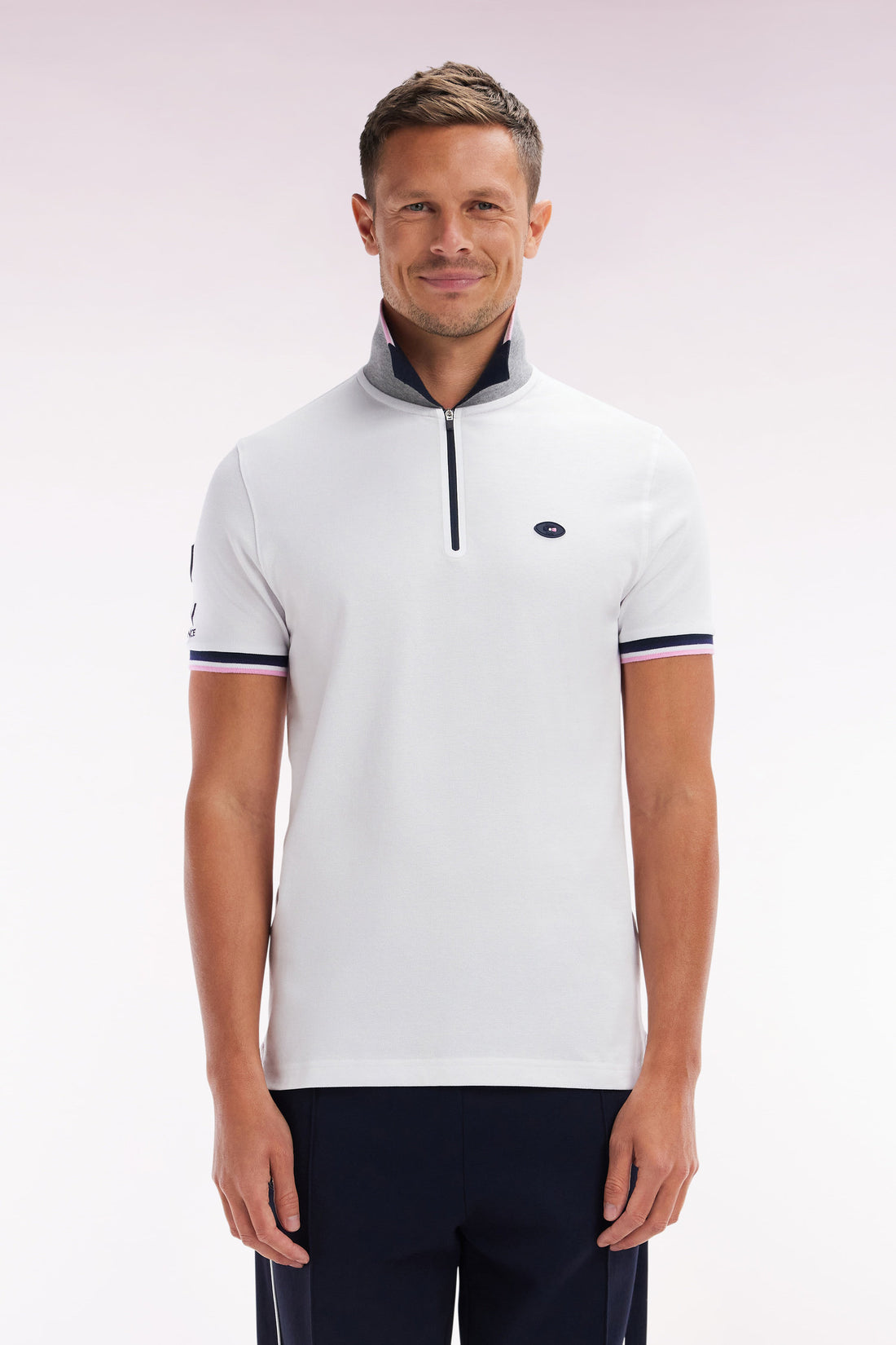 Eden Park_Slim-Fit Short-Sleeved Polo Shirt in White Stretch Cotton with Zipped Collar_E25MAIPC0056_BC_01