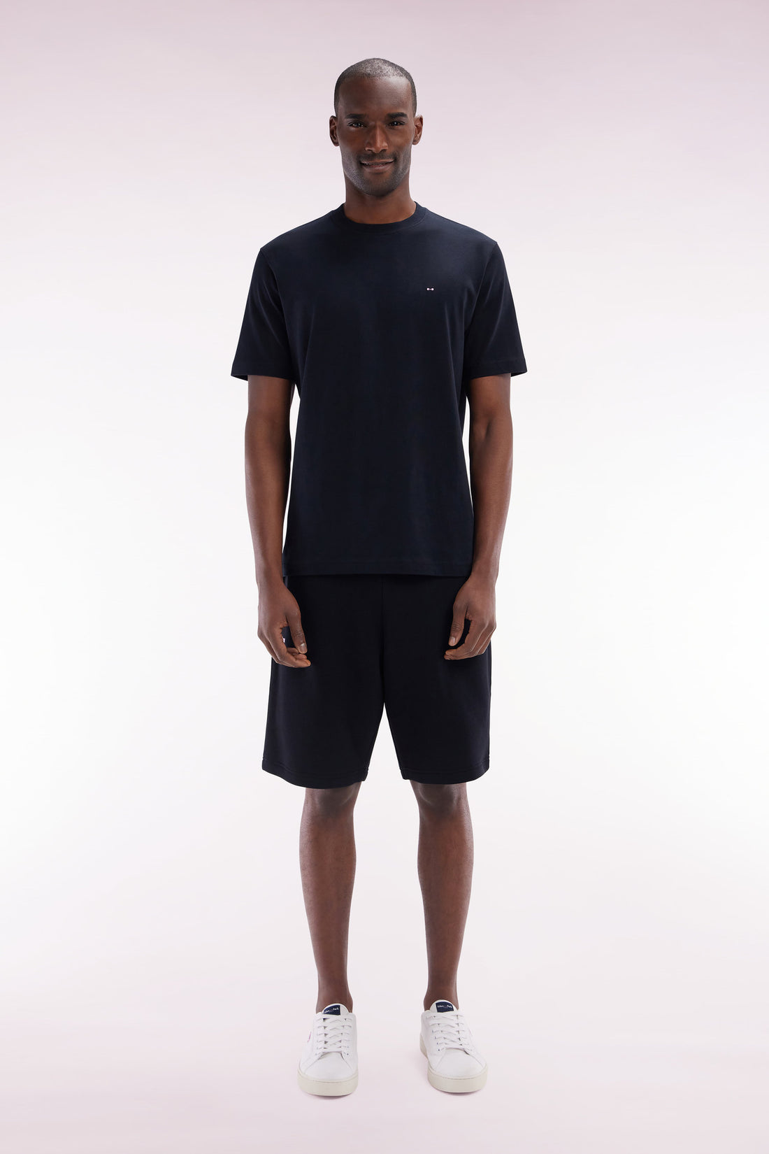 Eden Park_Straight-Fit Black Cotton Fleece Shorts_E25MAISH0001_NO_01