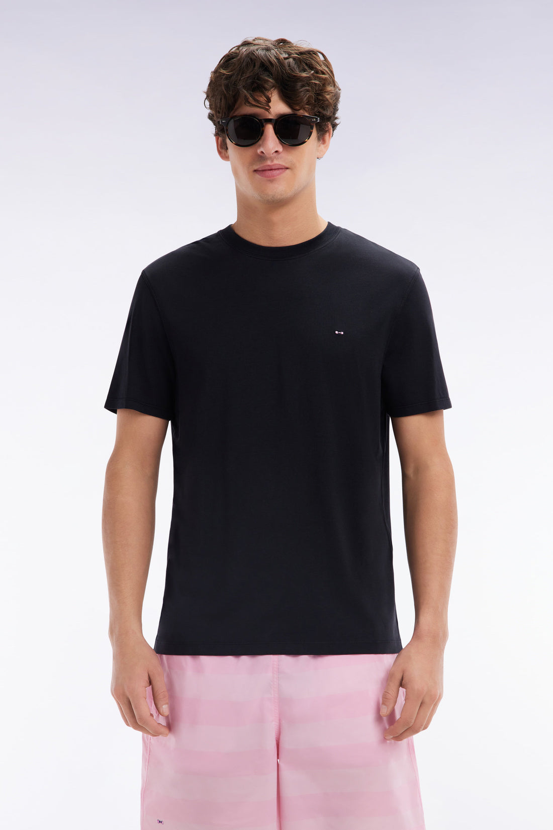 Eden Park_Straight-Fit Black Short-Sleeved T-Shirt_E25MAITC0001_NO_01