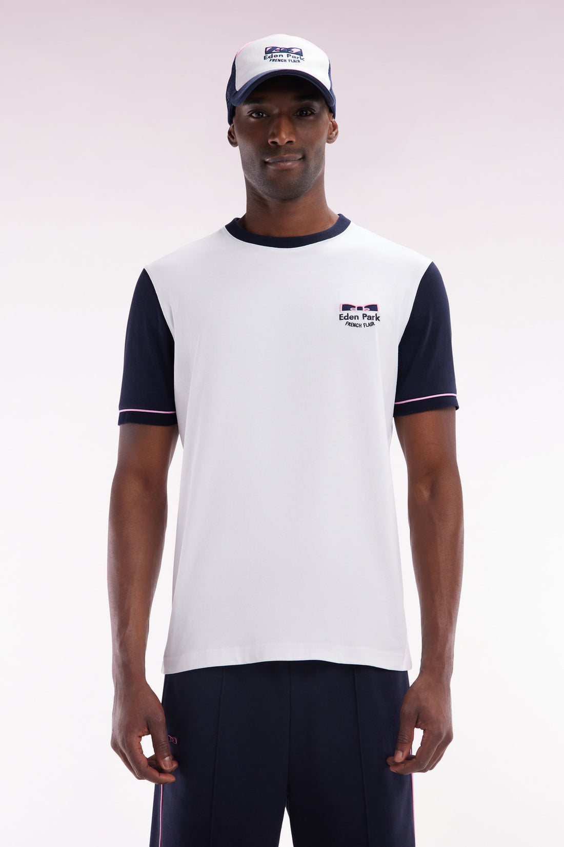 Eden Park_Straight-Fit Two-Tone White Cotton T-Shirt with Eden Park French Flair Embroidery_E25MAITC0018_BC_01