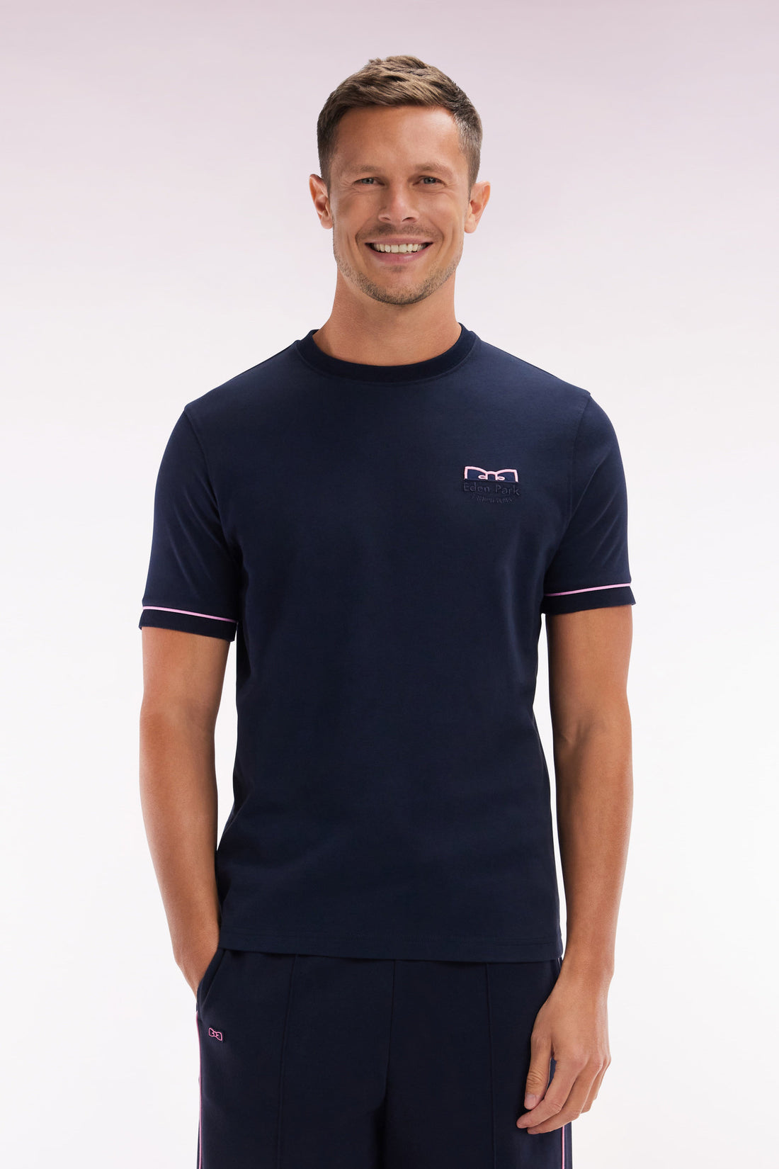 Eden Park_Straight-Fit Two-Tone Navy Cotton T-Shirt with Eden Park French Flair Embroidery_E25MAITC0018_BLF_01