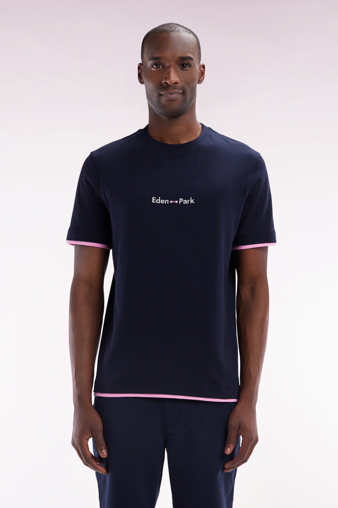 Eden Park_Straight-Fit Embroidered Navy Cotton T-Shirt with a Layering Effect_E25MAITC0050_BLF_01