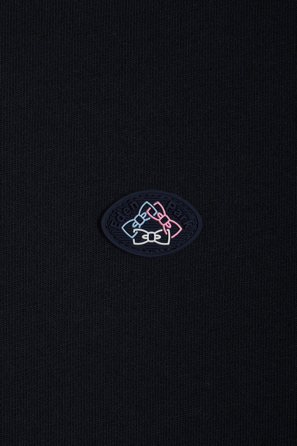 Eden Park_Straight-Fit Navy Cotton T-Shirt with Colorful Sleeve Trim_E25MAITC0051_BLF_05