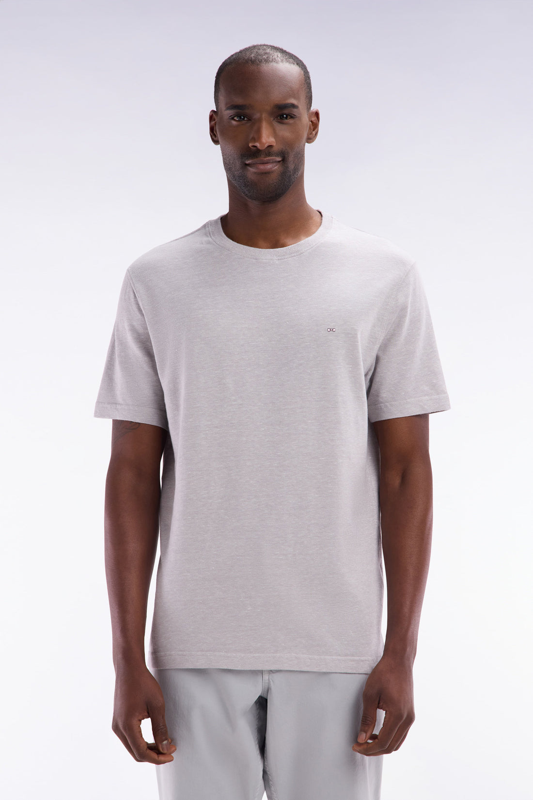 Eden Park_Straight-Fit Grey T-Shirt in Cotton and Linen Blend_E25MAITC0080_GRM5_01