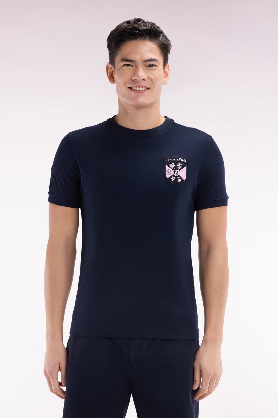 Eden Park_Straight-Fit Navy Cotton T-Shirt with 6 Nations Patch_E25MAITC0085_BLF_01