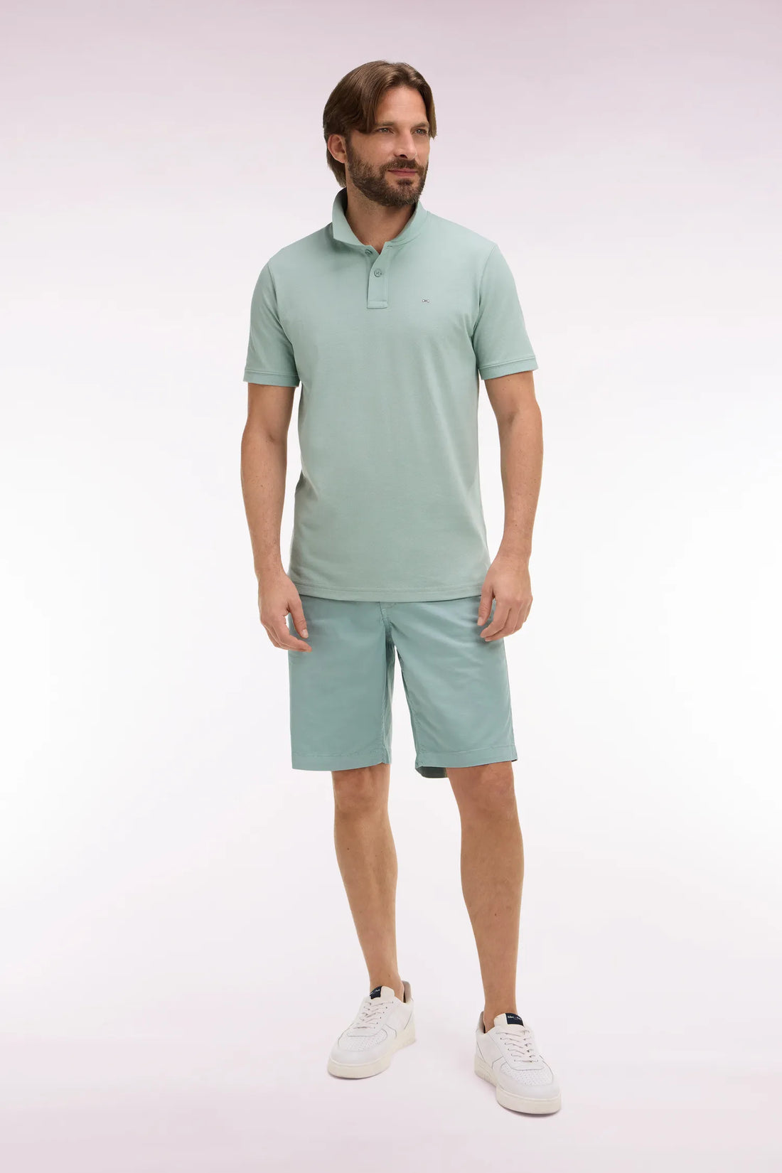 Eden Park Green Men Chino Bermuda Shorts in Aqua Green Stretch Gabardine SKU: E26BASBE0001_VEM39 Image 01