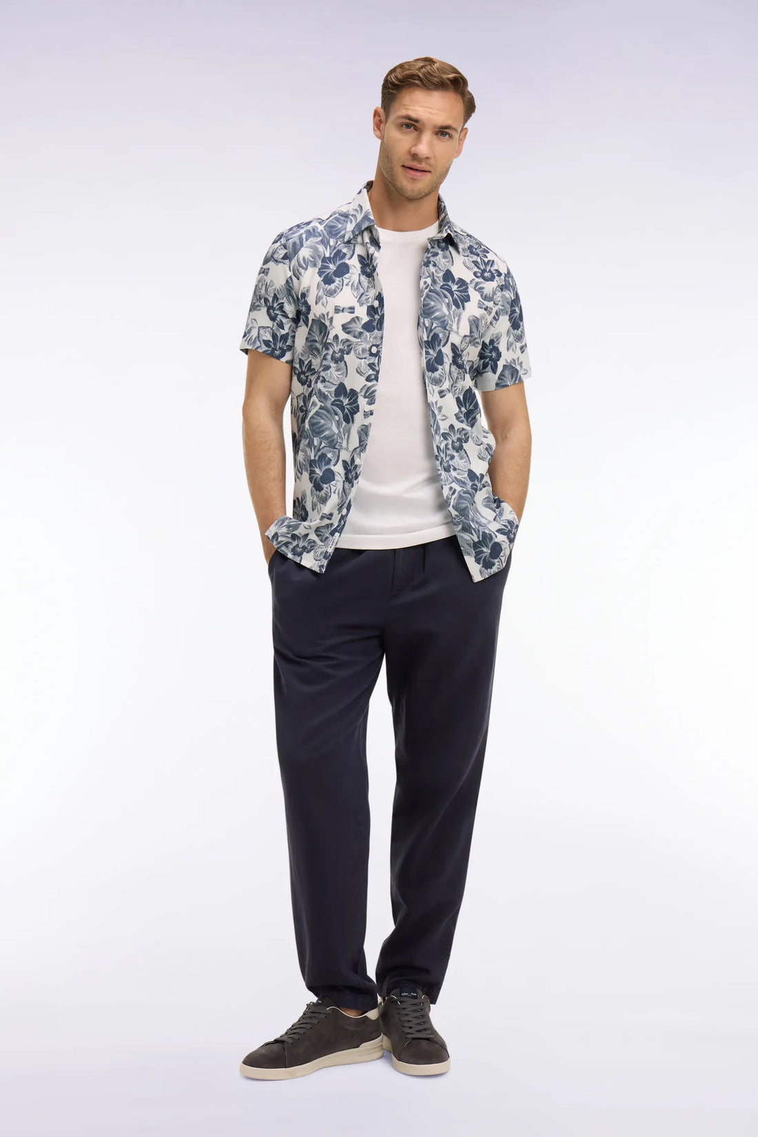 Eden Park Navy Blue Men Modern Fit Navy Cotton Linen and Lyocell Pants SKU: E26BASPA0003_BLF Image 01
