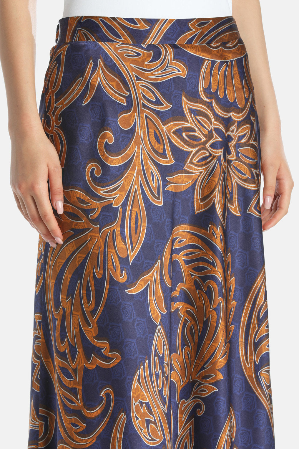 Luisa Spagnoli_Faretto - Silk Midi Skirt_FARETTO_4488_03