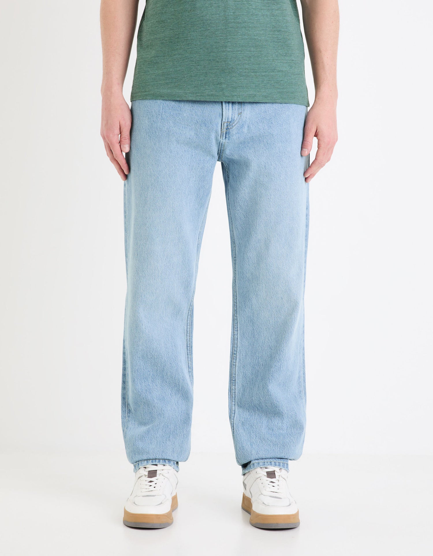 Loose C75 Jeans - Bleached_02