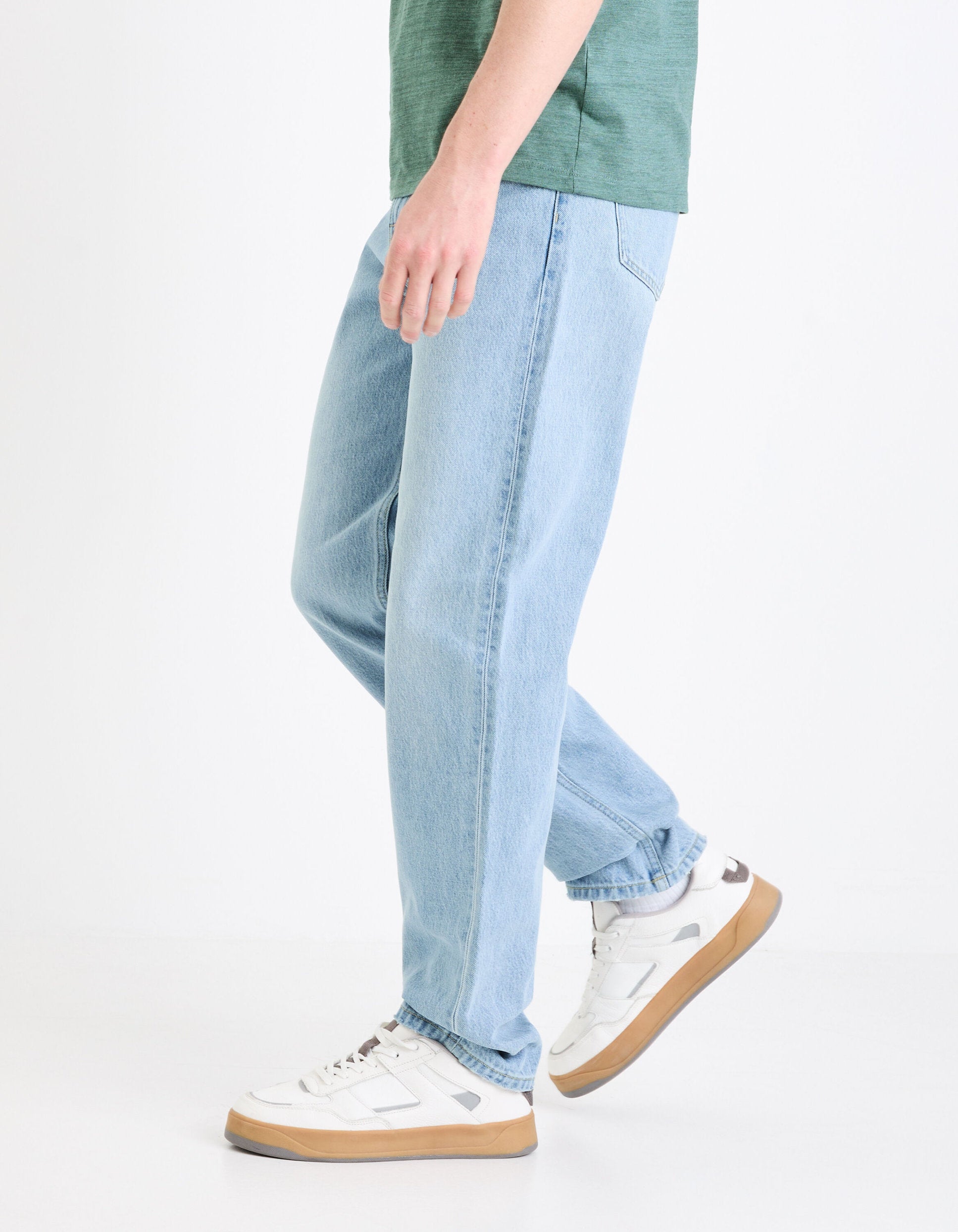 Loose C75 Jeans - Bleached_05