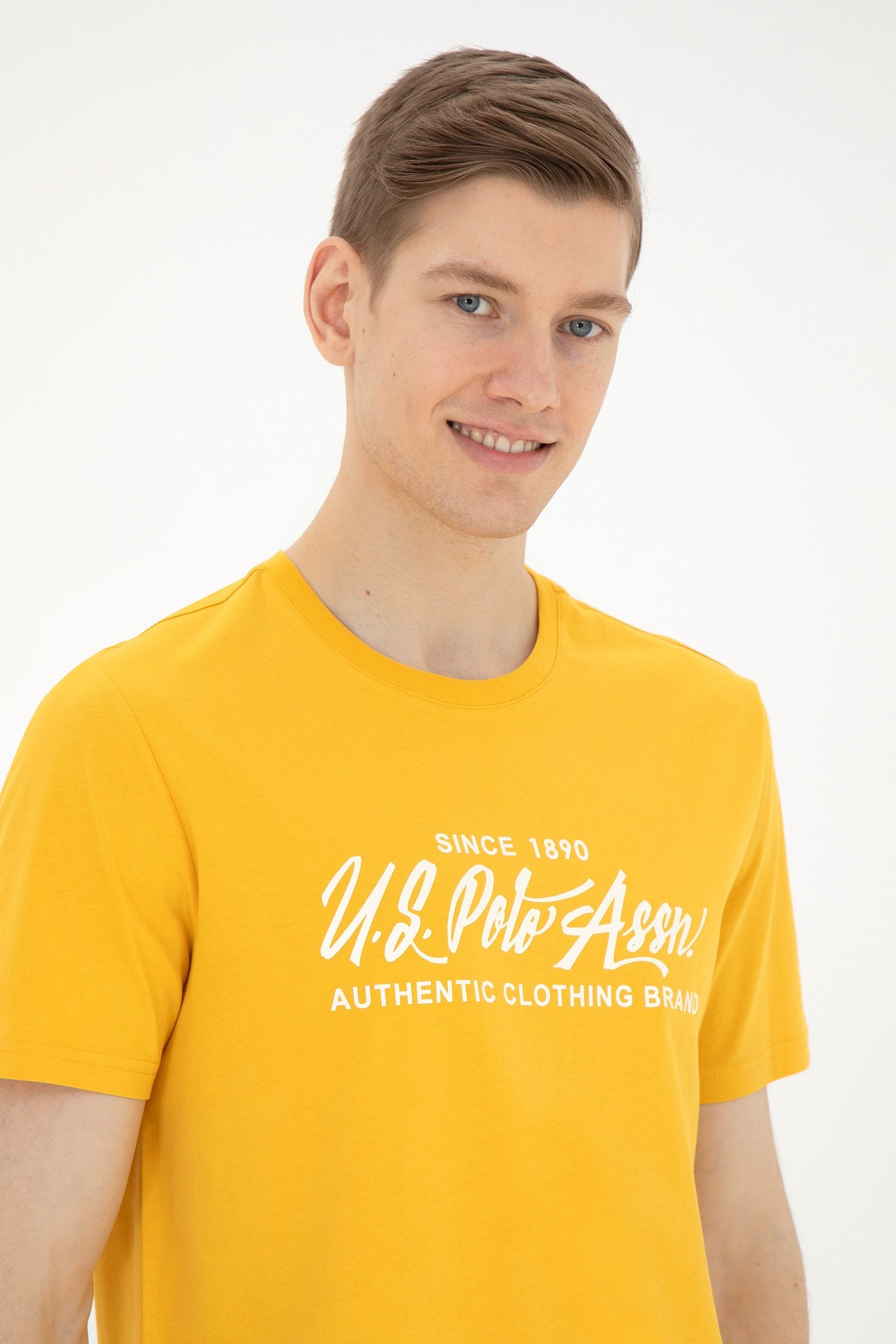 Men Yellow T-Shirt_G081GL0110 1827185_VR043_01