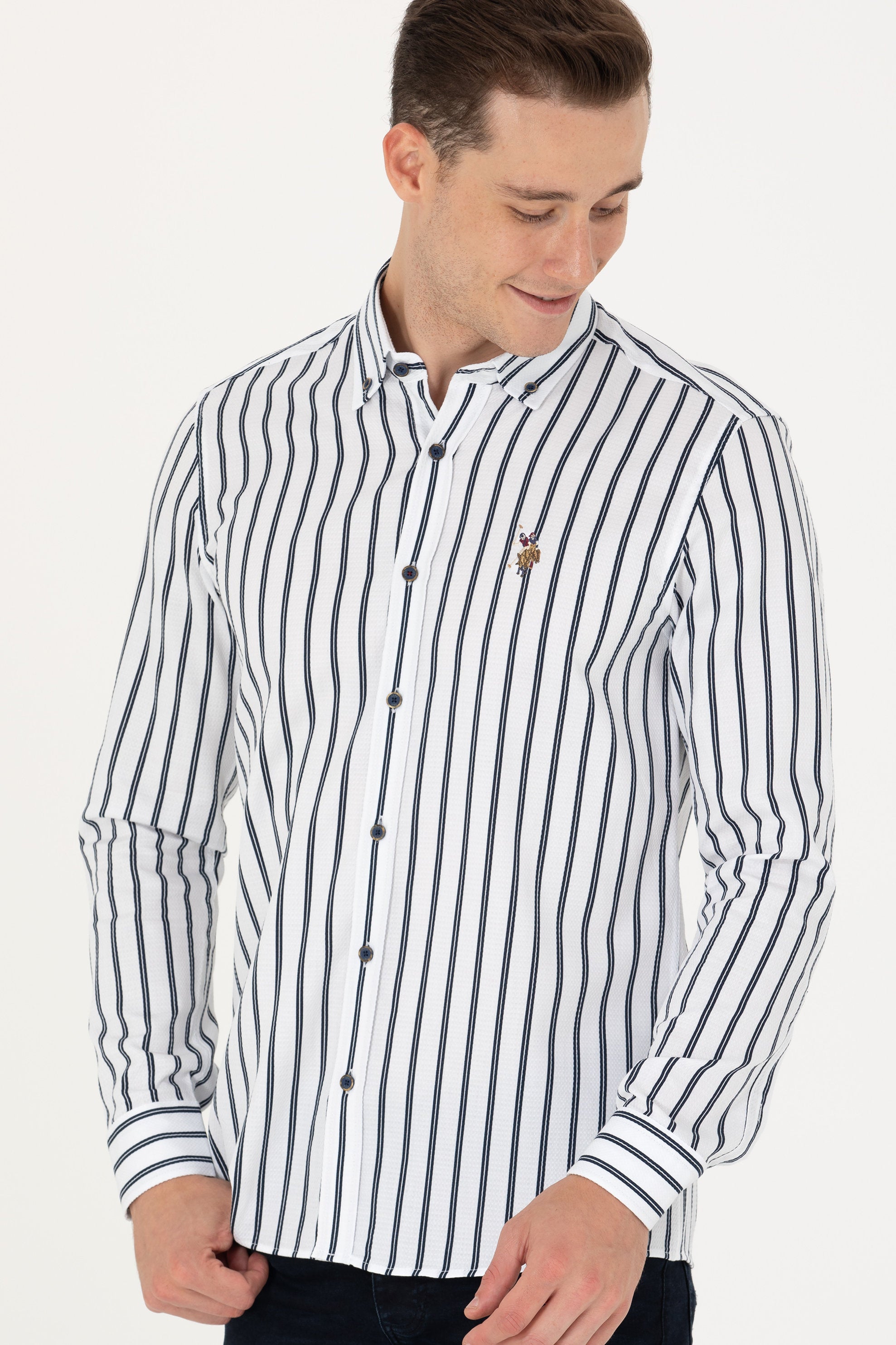 White Shirt With Navy Stripes And Logo_G081SZ0040 1763446_VR033_04