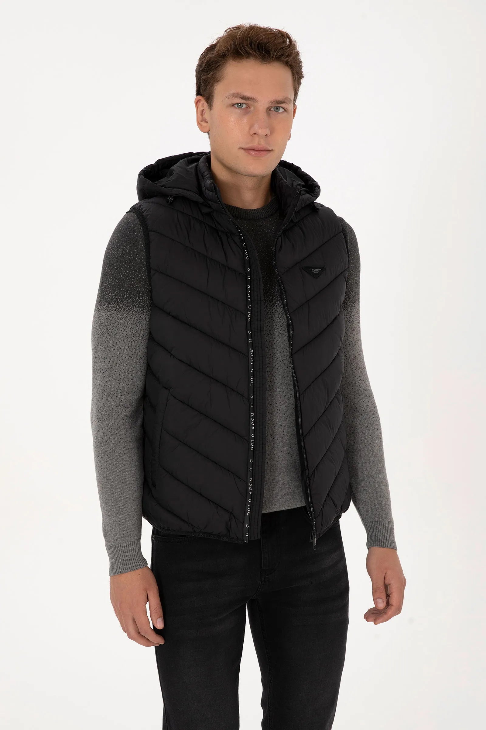 U.S. Polo Assn._Black_Black Vest With Logo_G081SZ0100 2246383_VR046_01