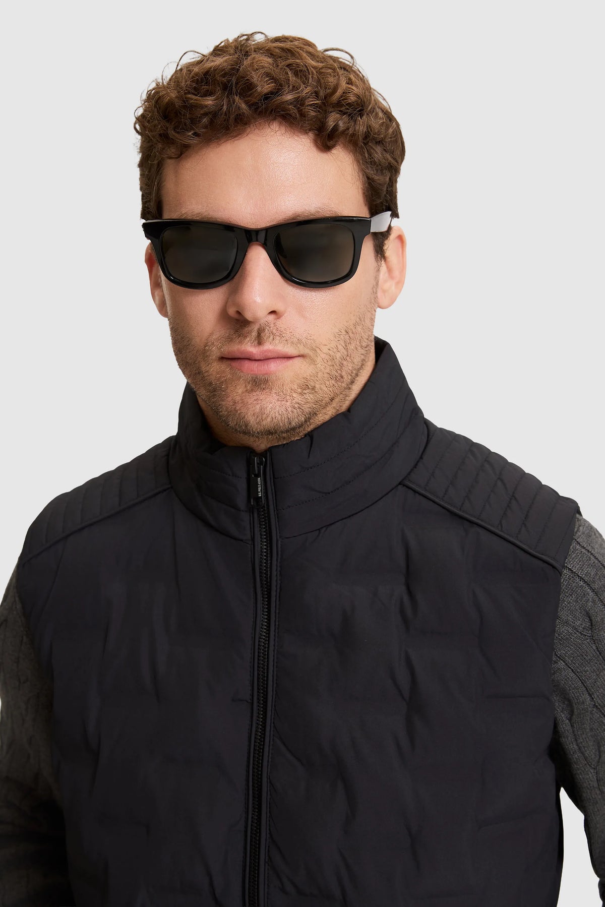 U.S. Polo Assn. Black Men Black Quilted Vest Jacket SKU: G081SZ0100 PU-13214_VR046 Image 02