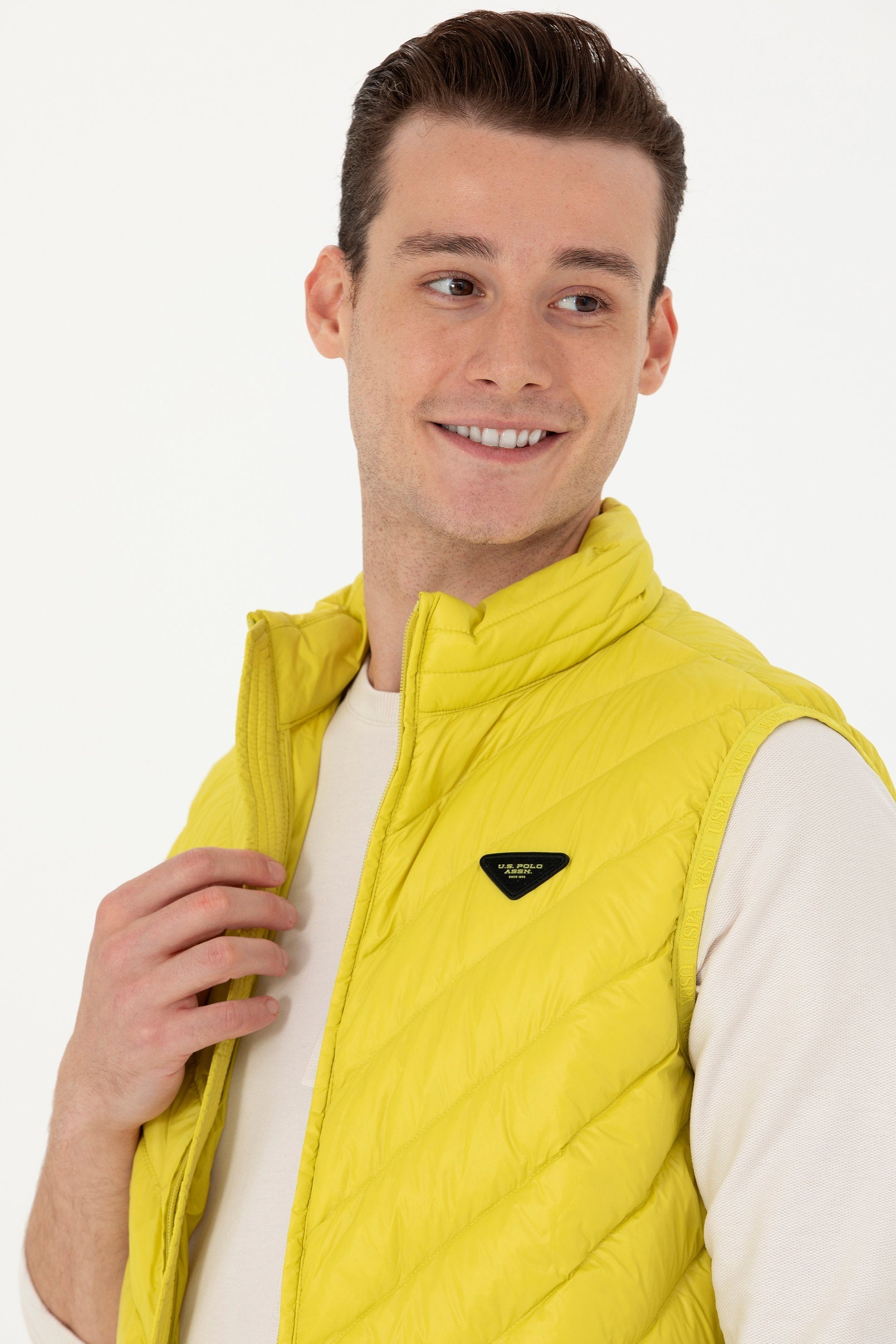 Yellow Vest Jacket_G081SZ0100 1631409_VR087_01