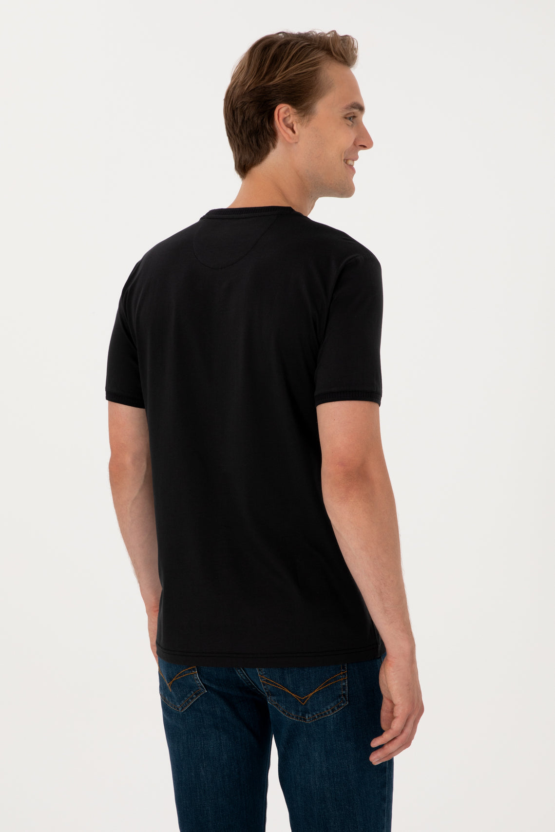 U.S. Polo Assn._Black_T-Shirt_G081SZ0110 2112358_VR046_05