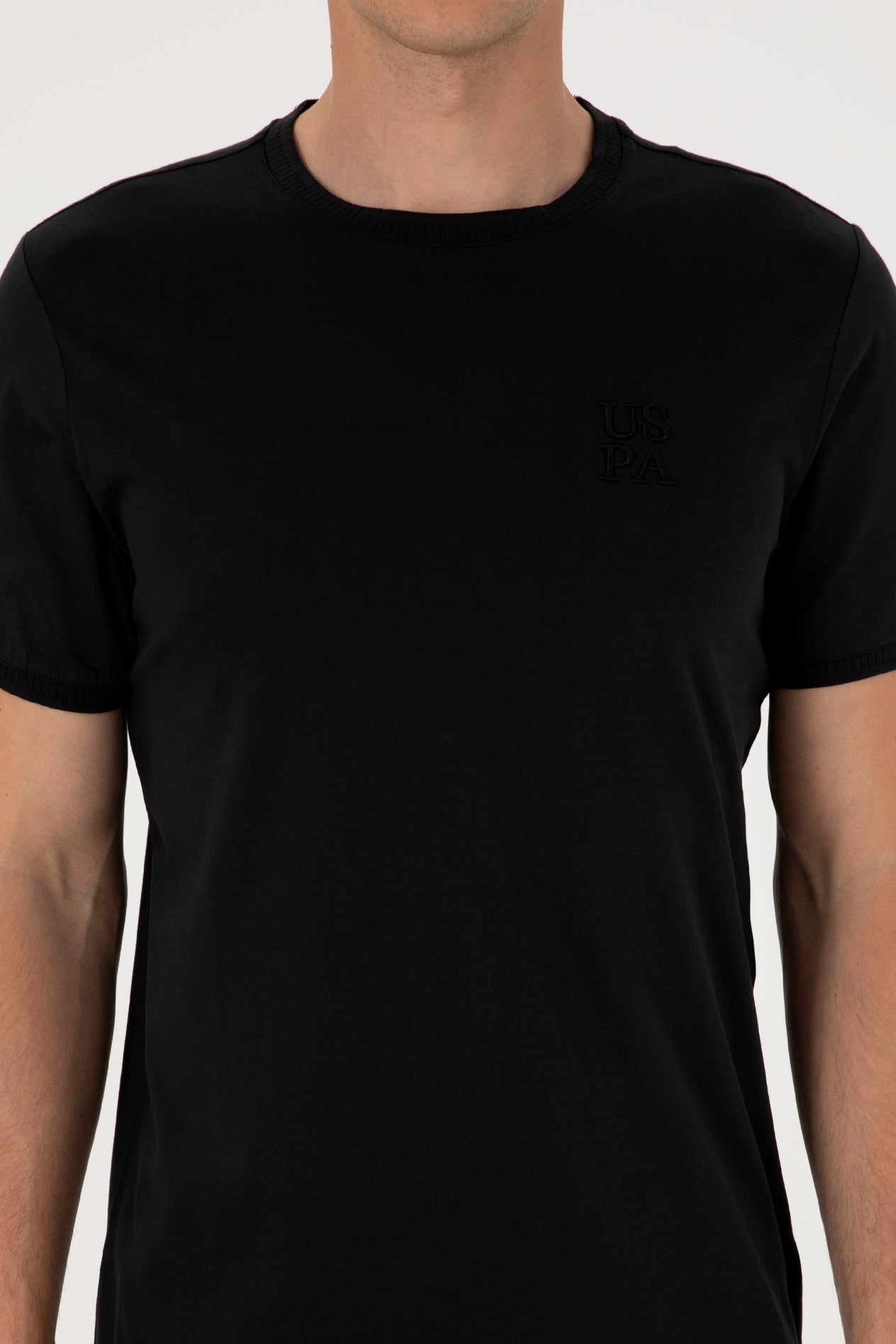 U.S. Polo Assn._Black_T-Shirt_G081SZ0110 2112358_VR046_06