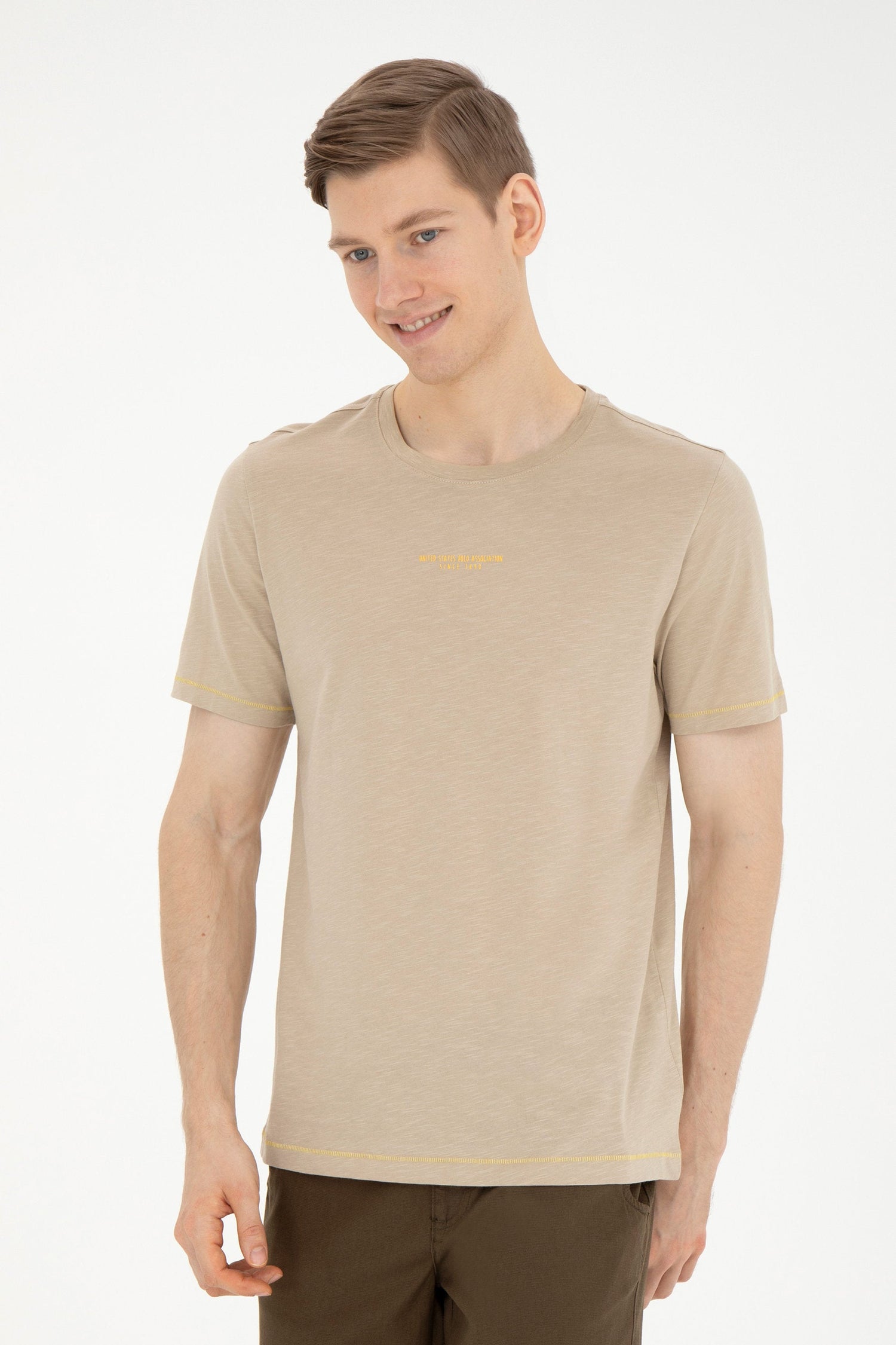 Men Beige T-Shirt_G081SZ0110 1823953_VR183_02