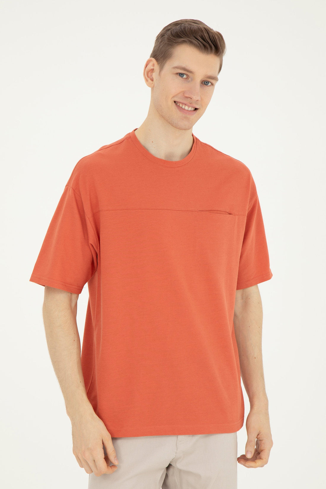 Men Orange T-Shirt_G081SZ0110 1827959_VR042_02