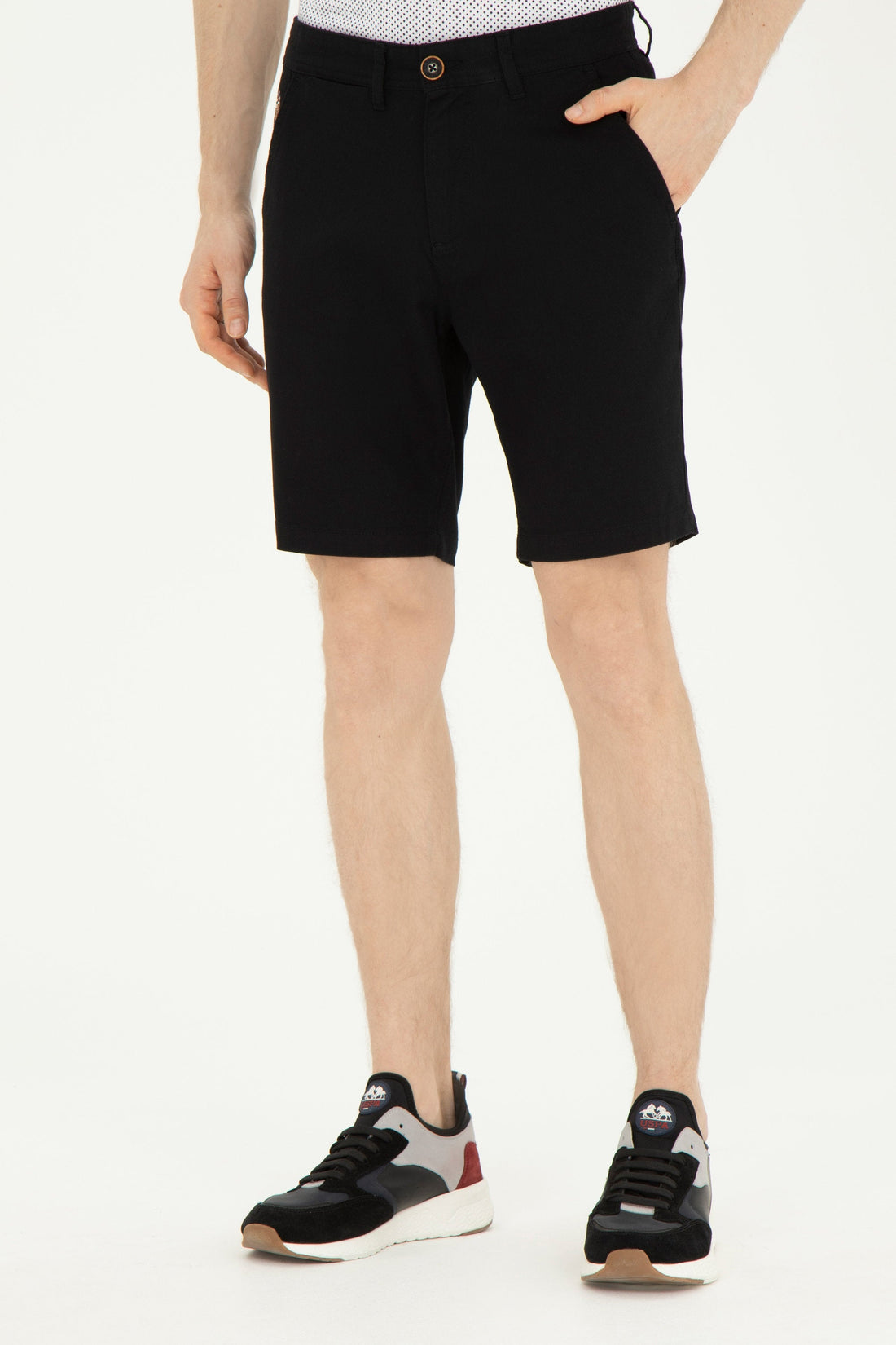 Men Black Woven Bermuda Capri_G081SZ0310 1827360_VR046_01