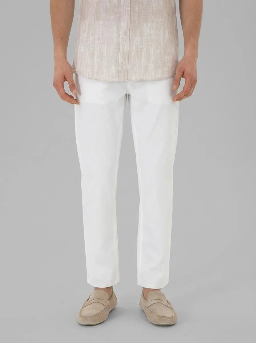 U.S. Polo Assn. White Men White Chinos SKU: G081SZ0780 2098513_VR013 Image 00