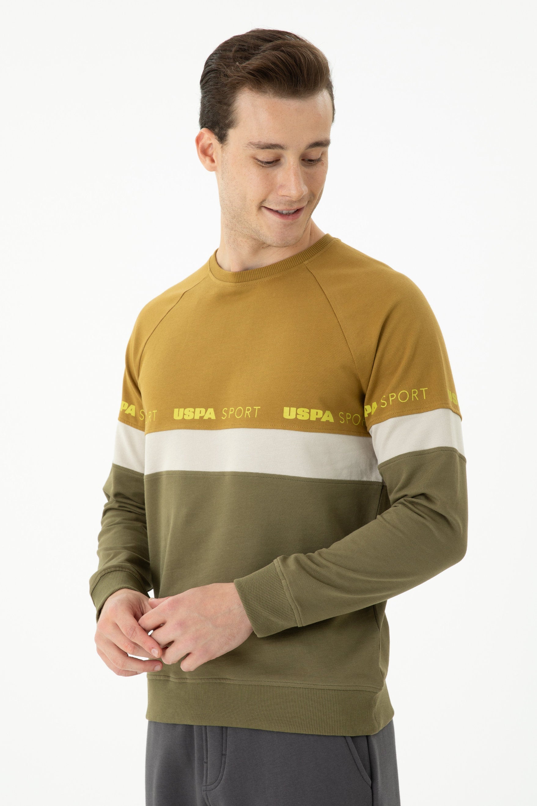 Multi-Color Sweatshirt_G081SZ0820 1667332_VR027_05