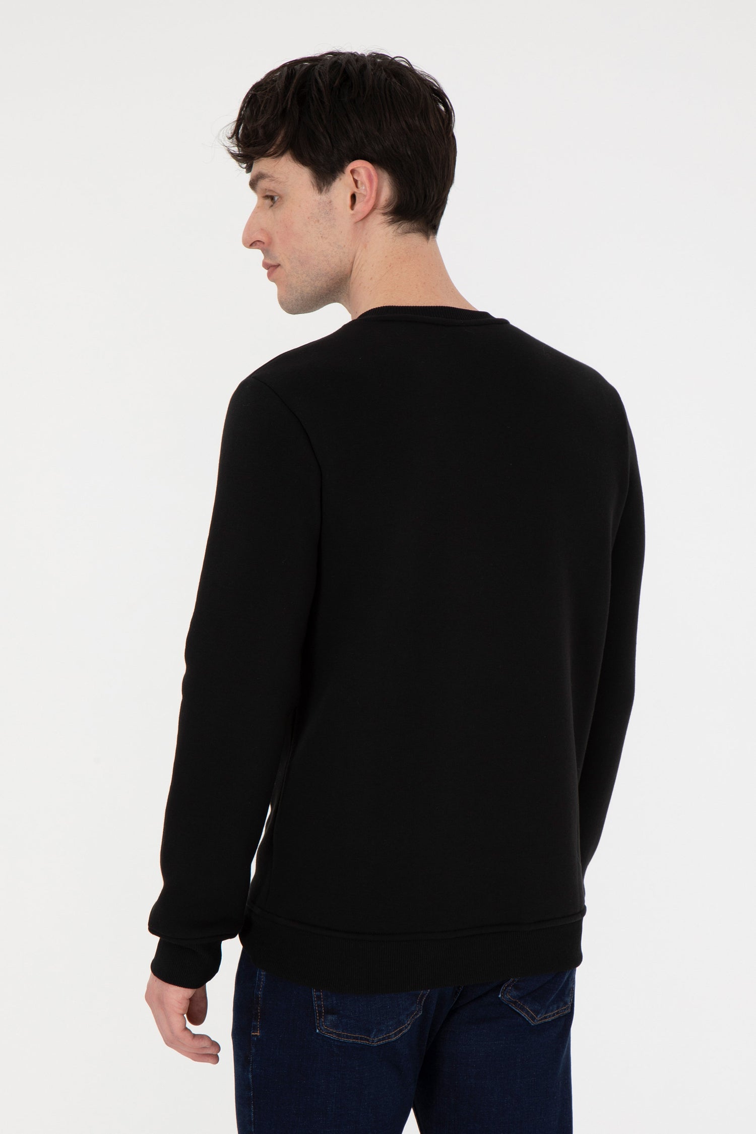 Black Round Neck Pullover_G081SZ0820 1963478_VR046_05