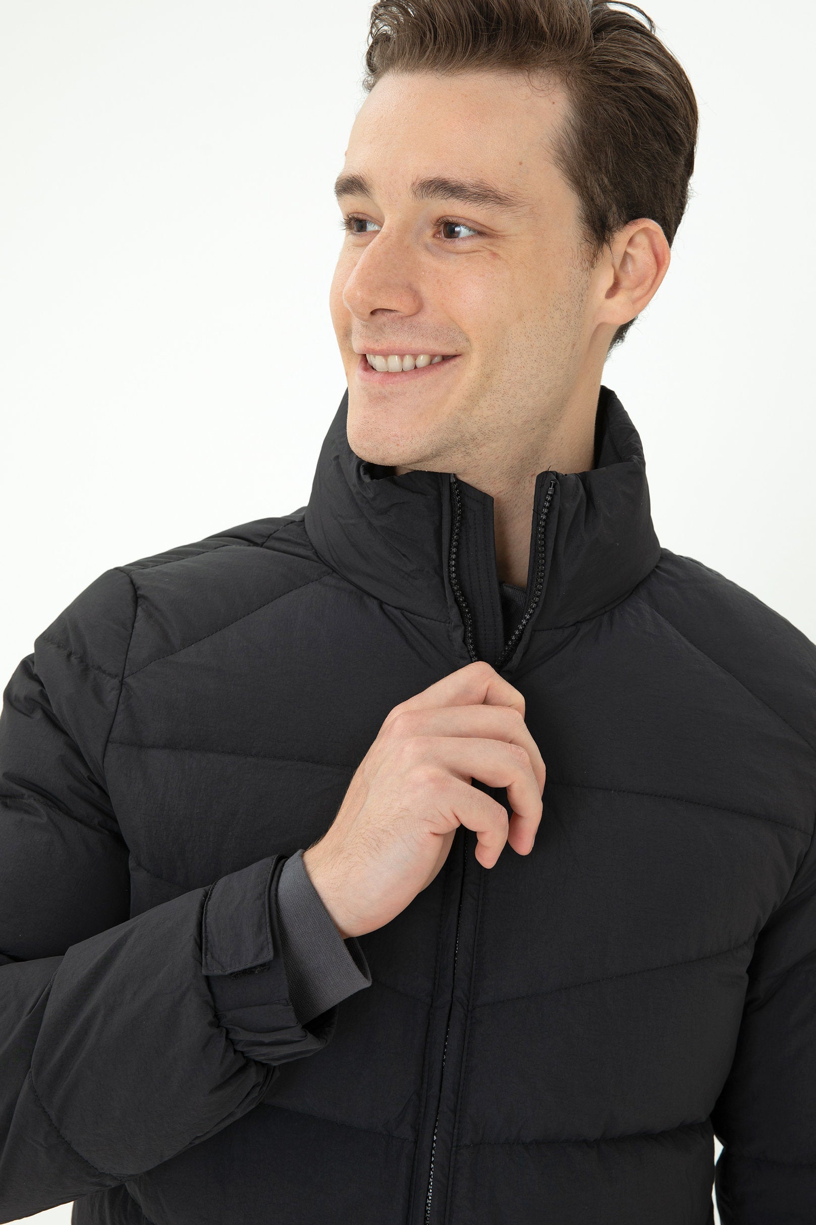 Black Puffer Jacket_G081SZ0MS0 1648398_VR046_01