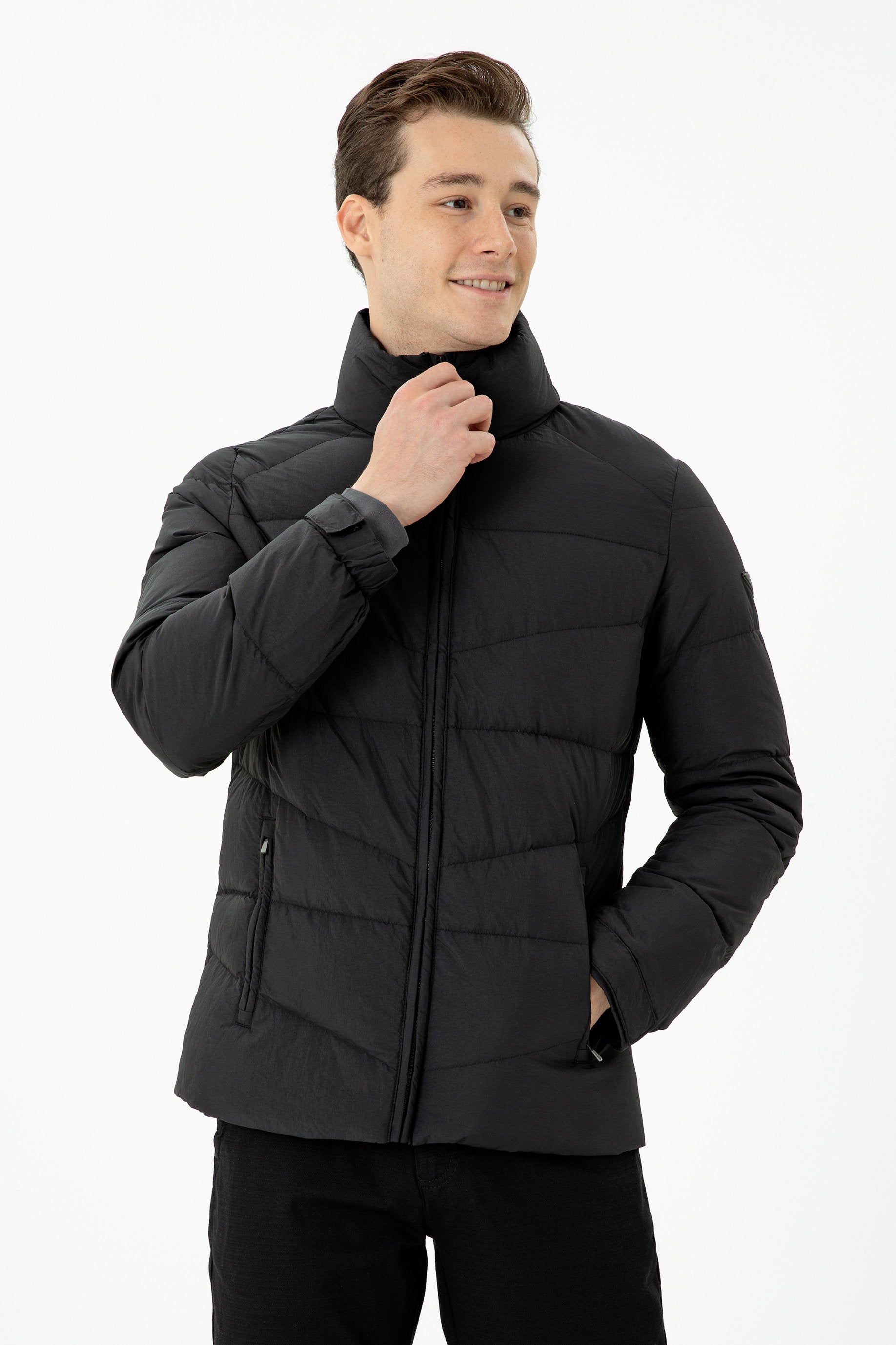 Black Puffer Jacket_G081SZ0MS0 1648398_VR046_02