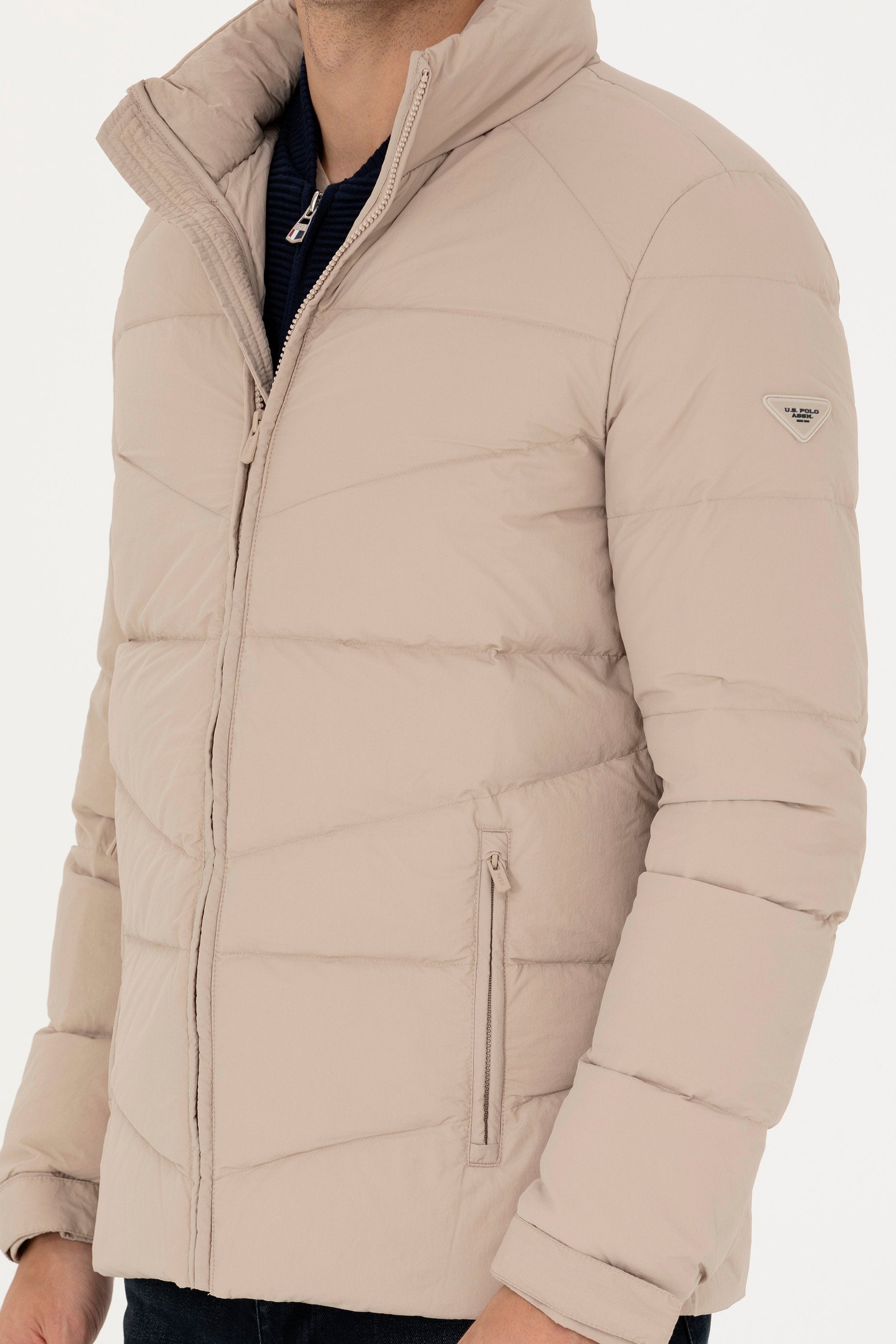 Beige Puffer Jacket_G081SZ0MS0 1648398_VR049_05