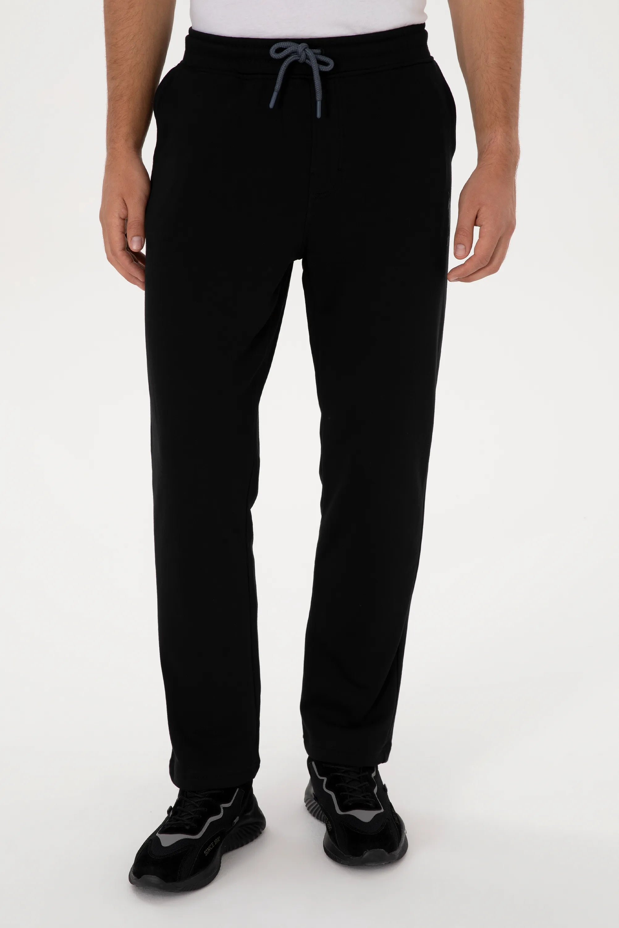 U.S. Polo Assn._Black_Black Sweatpants With Logo_G081SZ0OP0 2225561_VR046_02