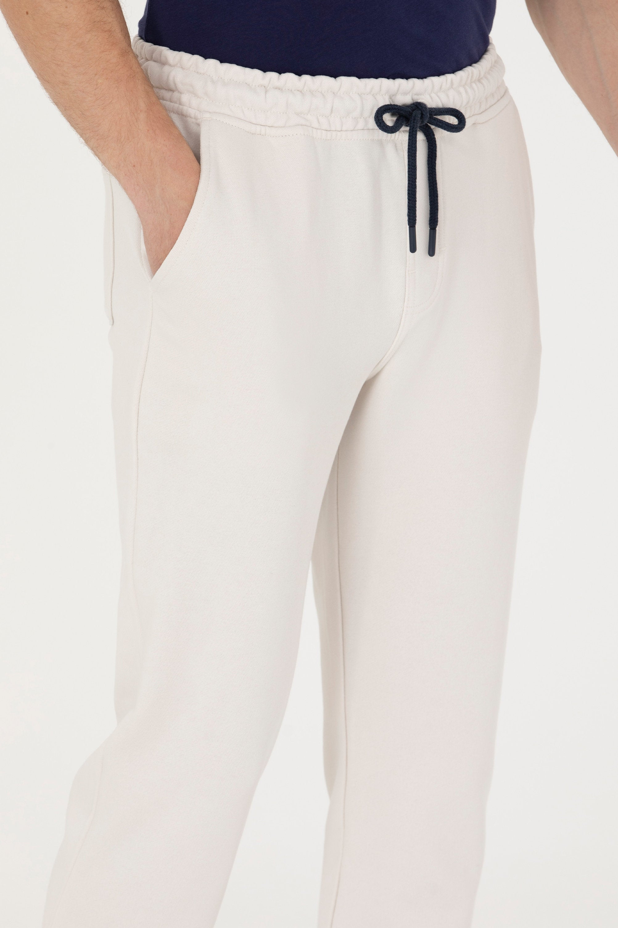 White Sweatpants With Logo_G081SZ0OP0 1639139_VR049_03