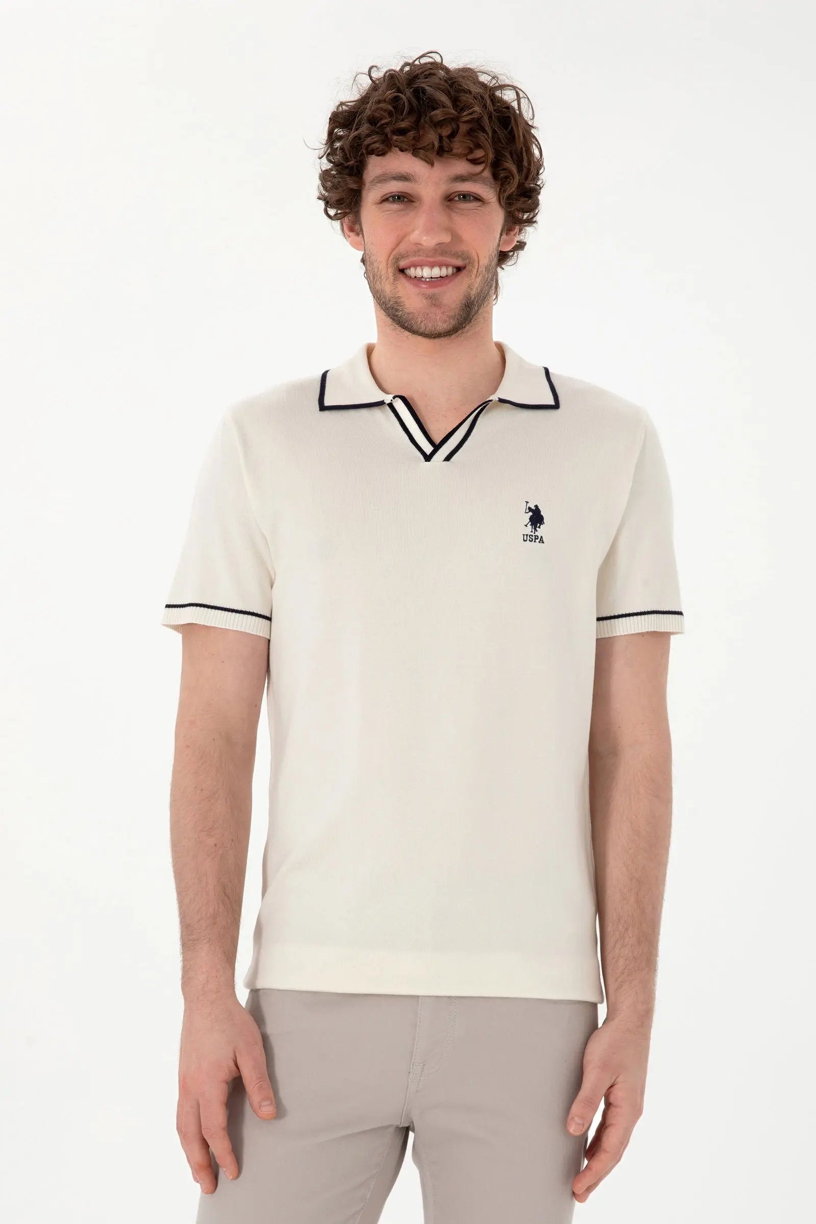 U.S. Polo Assn._Cream Polo Shirt_G081SZ0TK0 2100068_VR071_01