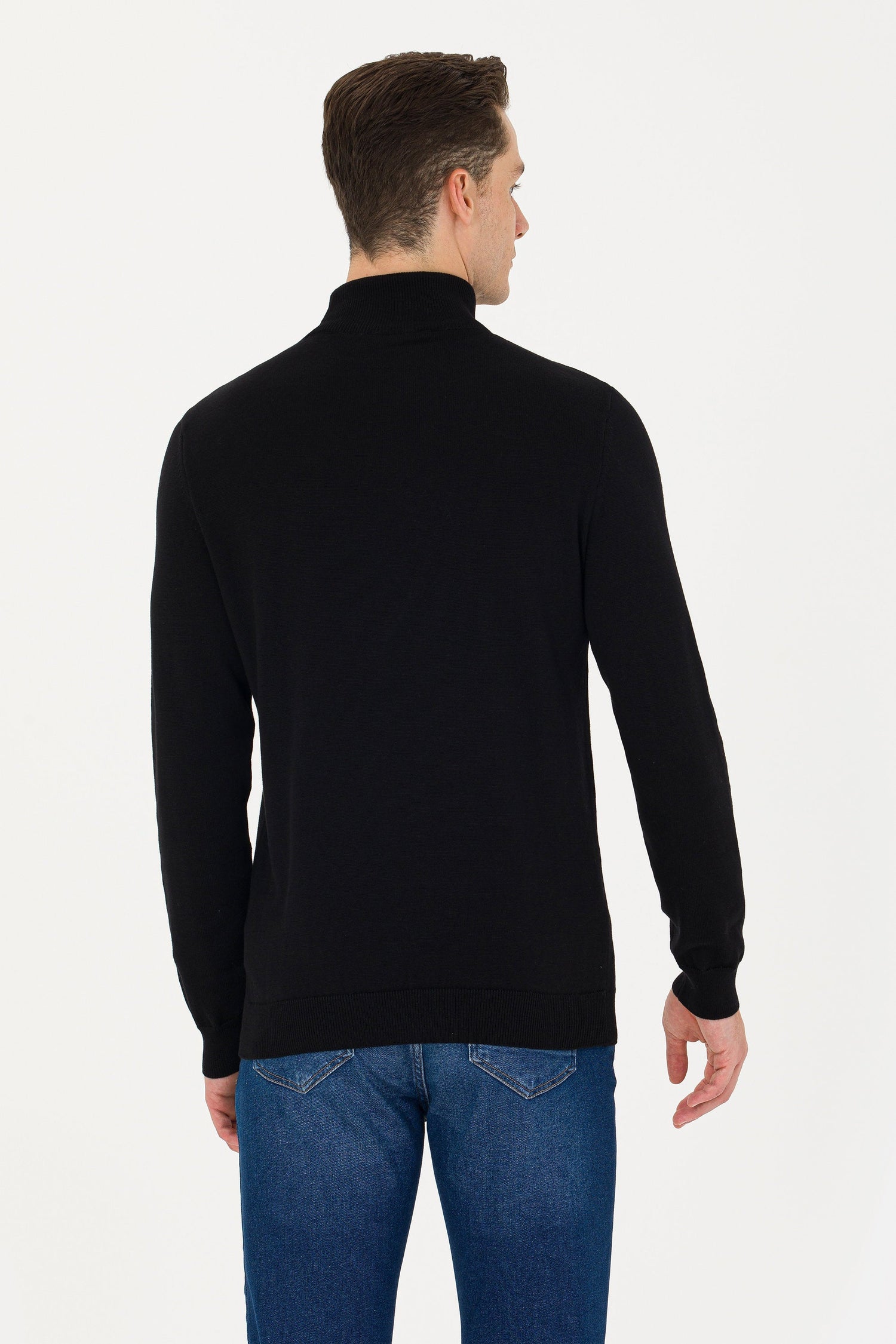 Black Turtleneck Sweater With Logo_G081SZ0TK0 1629690_VR046_03